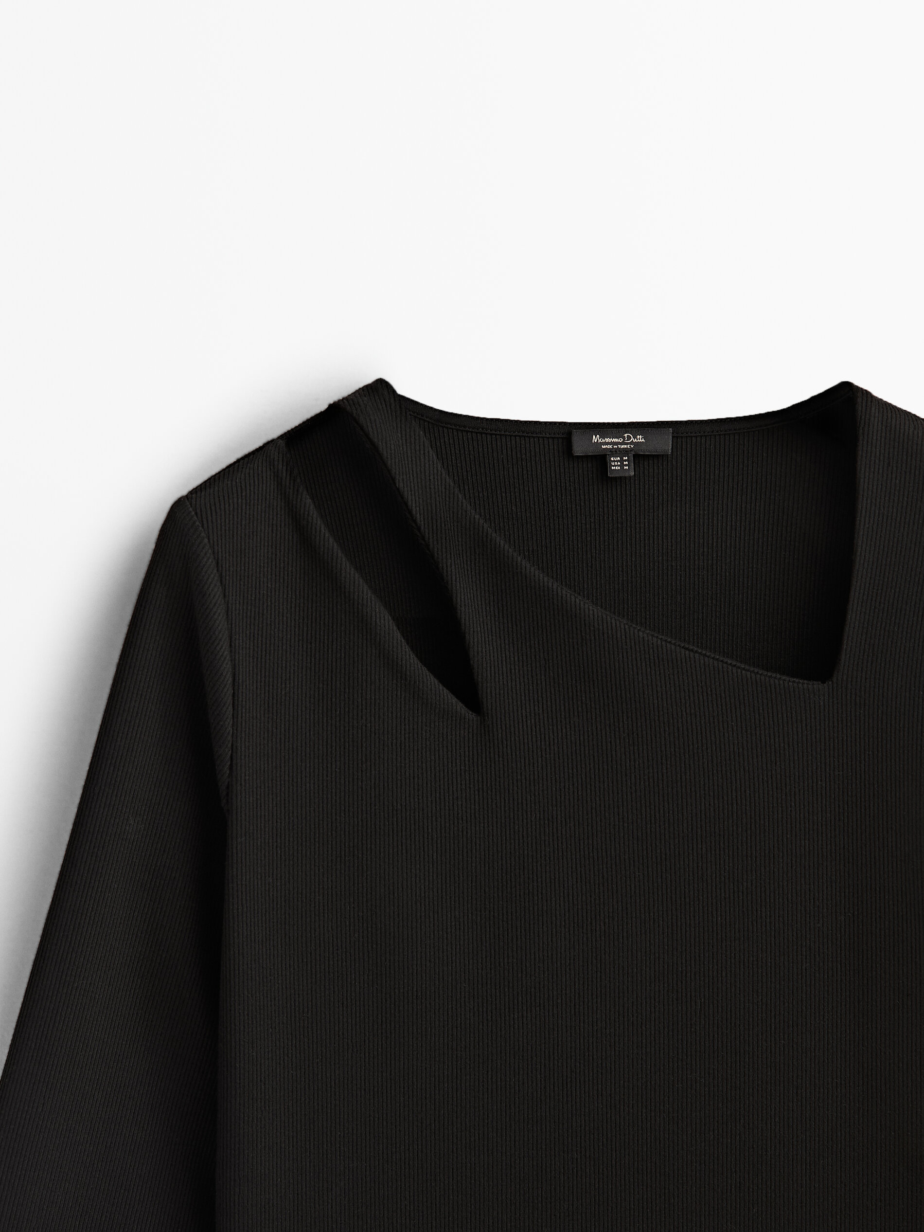 Camisa Canalé com recortes - PRETA