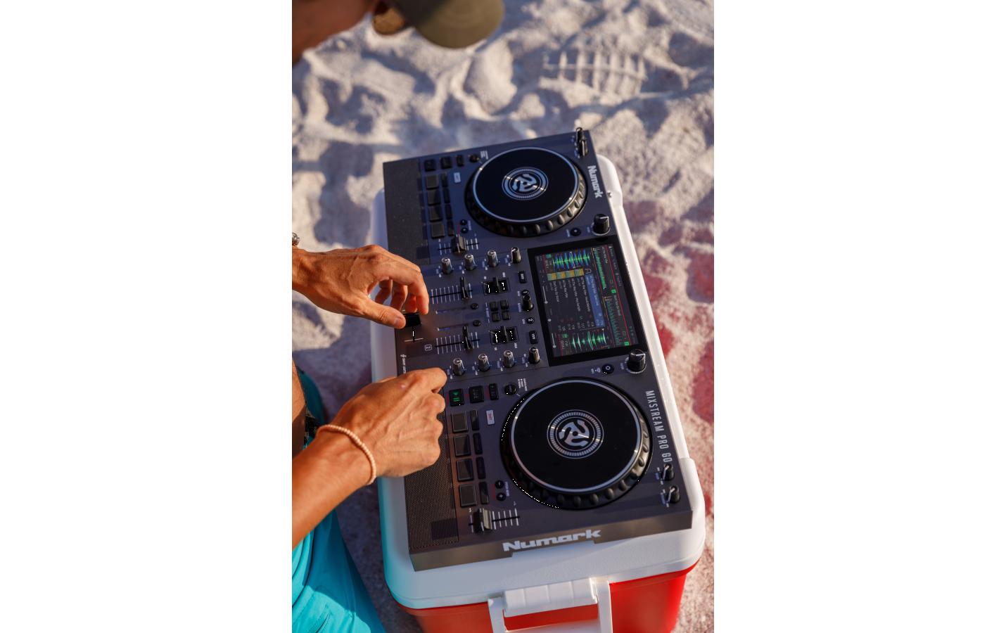 DJ-Controller MixStream Pro Go<br>Akkubetriebener, eigenständiger Streaming-DJ-Controller