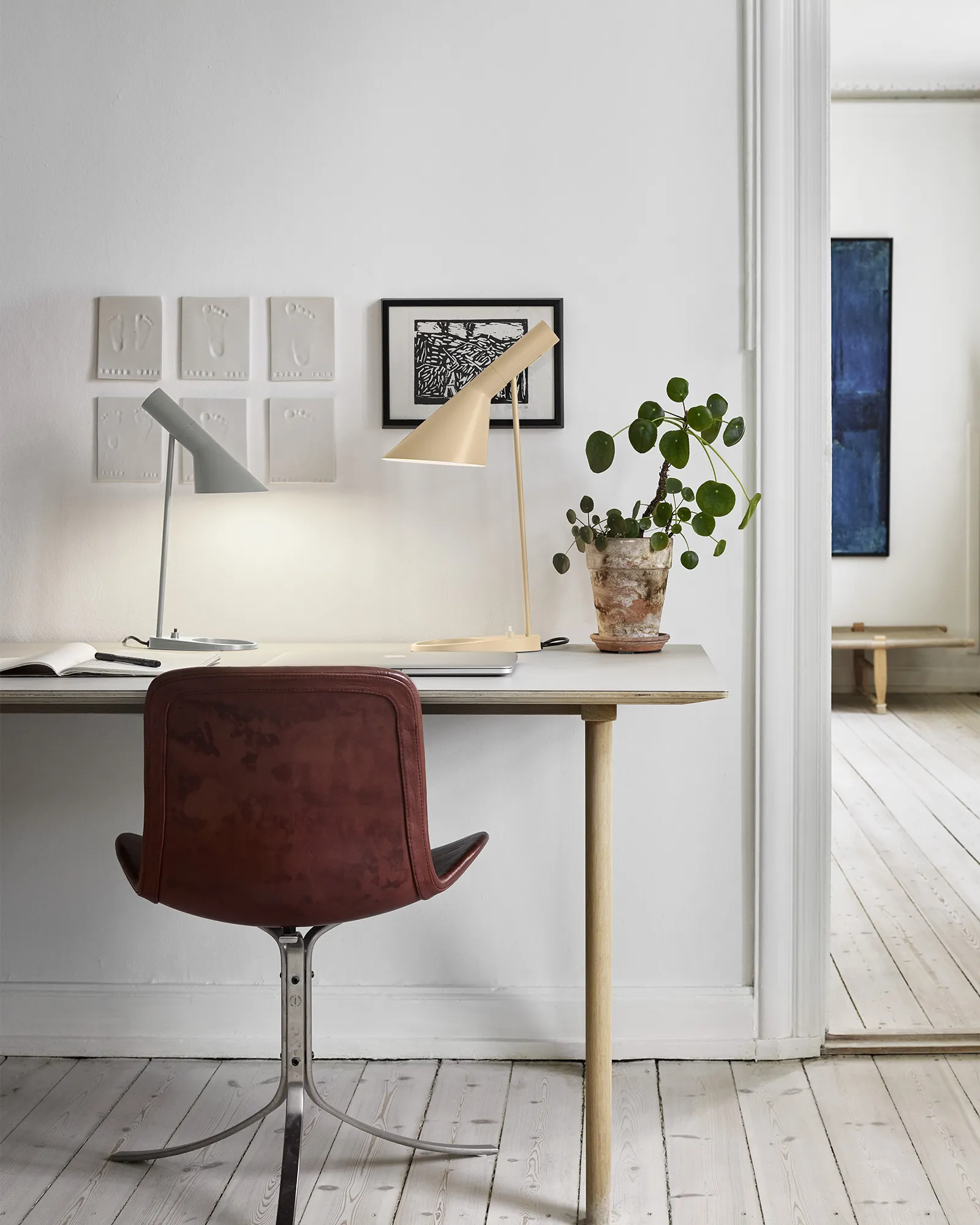 Louis Poulsen AJ Mini Table Lamp - Universal Plug