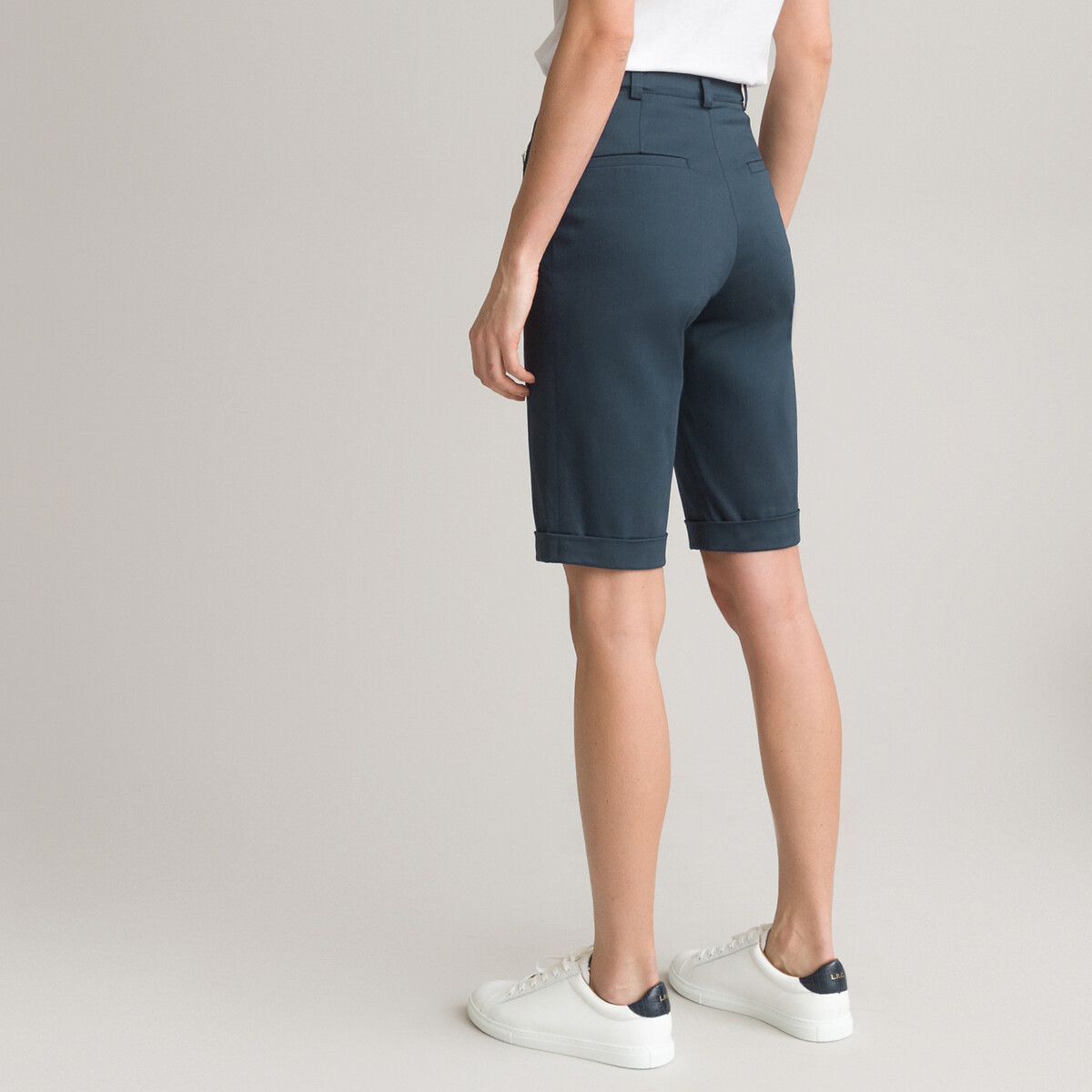 ANNE WEYBURN<br>Bermudas de cetim de algodão elástico