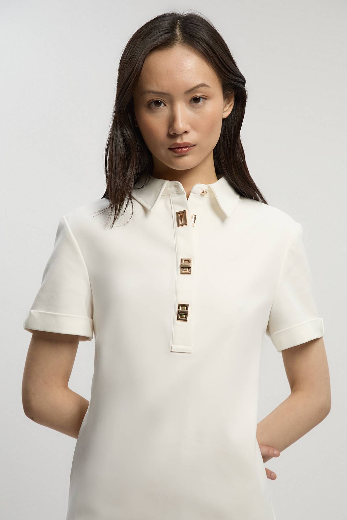 KarenMillen Robe-chemise courte en coton techno tissé avec fermoir en or