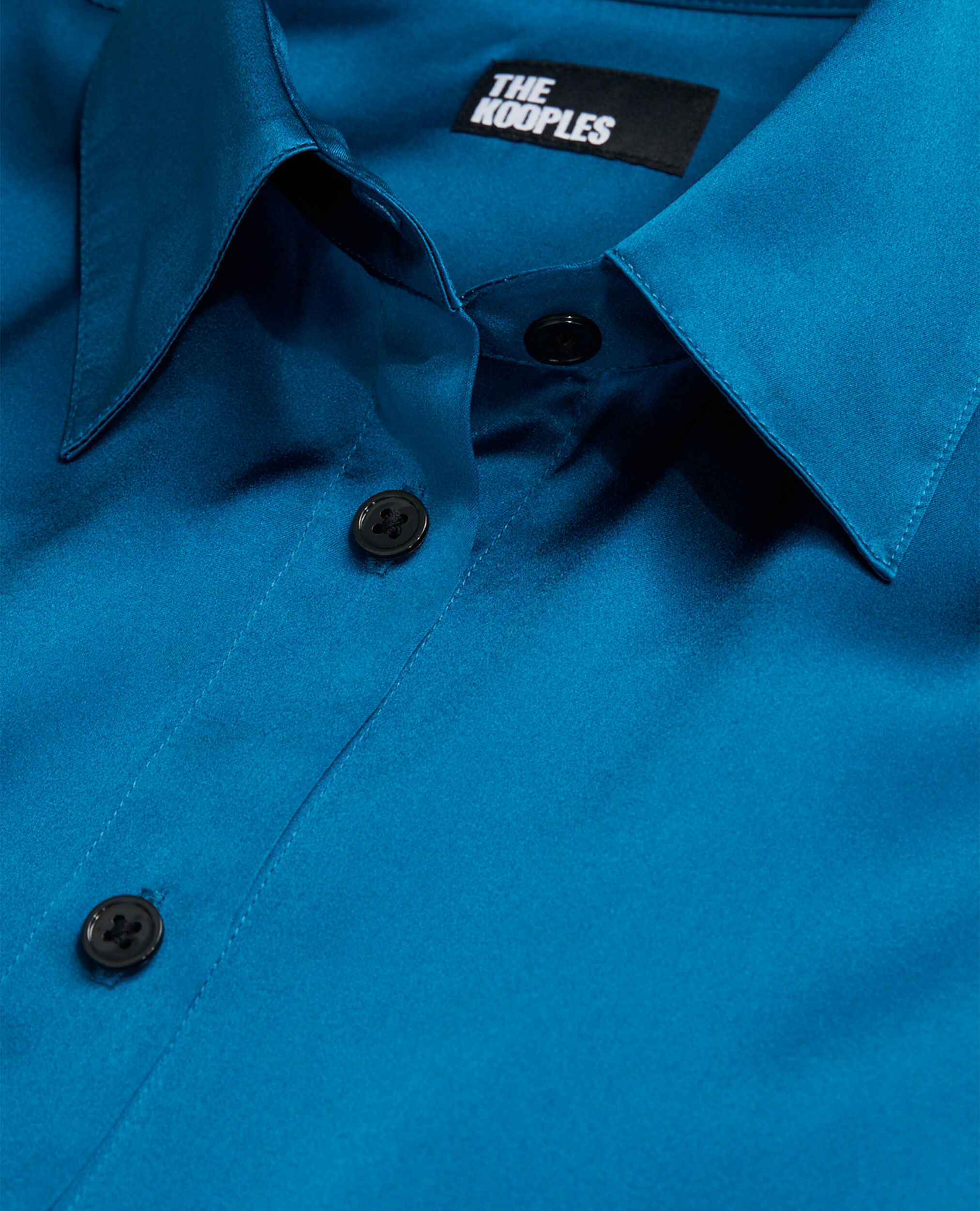 Chemise bleue en soie