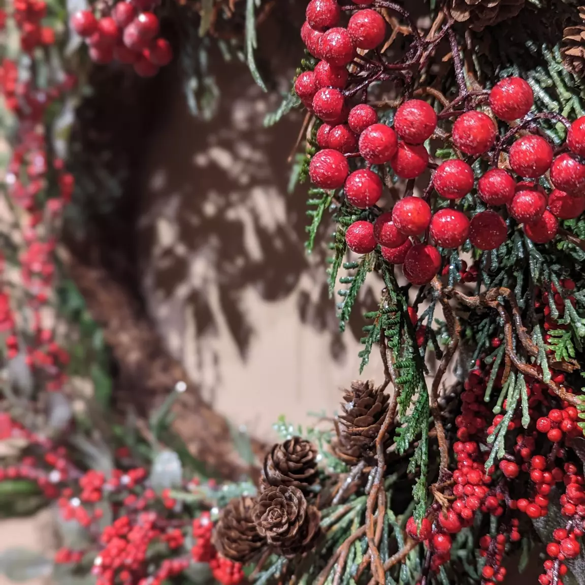 Couronne de Noël (D50 cm) Baies enchantées