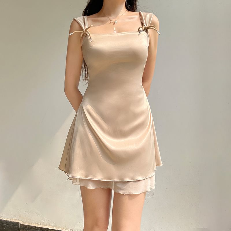 Honet - Balletcore mouwloze vierkante hals effen mesh slim-fit mini A-lijn jurk