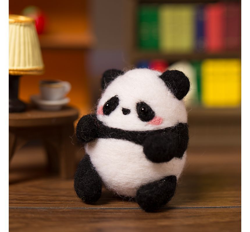 Embroidery Kingdom - DIY-naaldviltset met panda-ornamenten (verschillende ontwerpen)