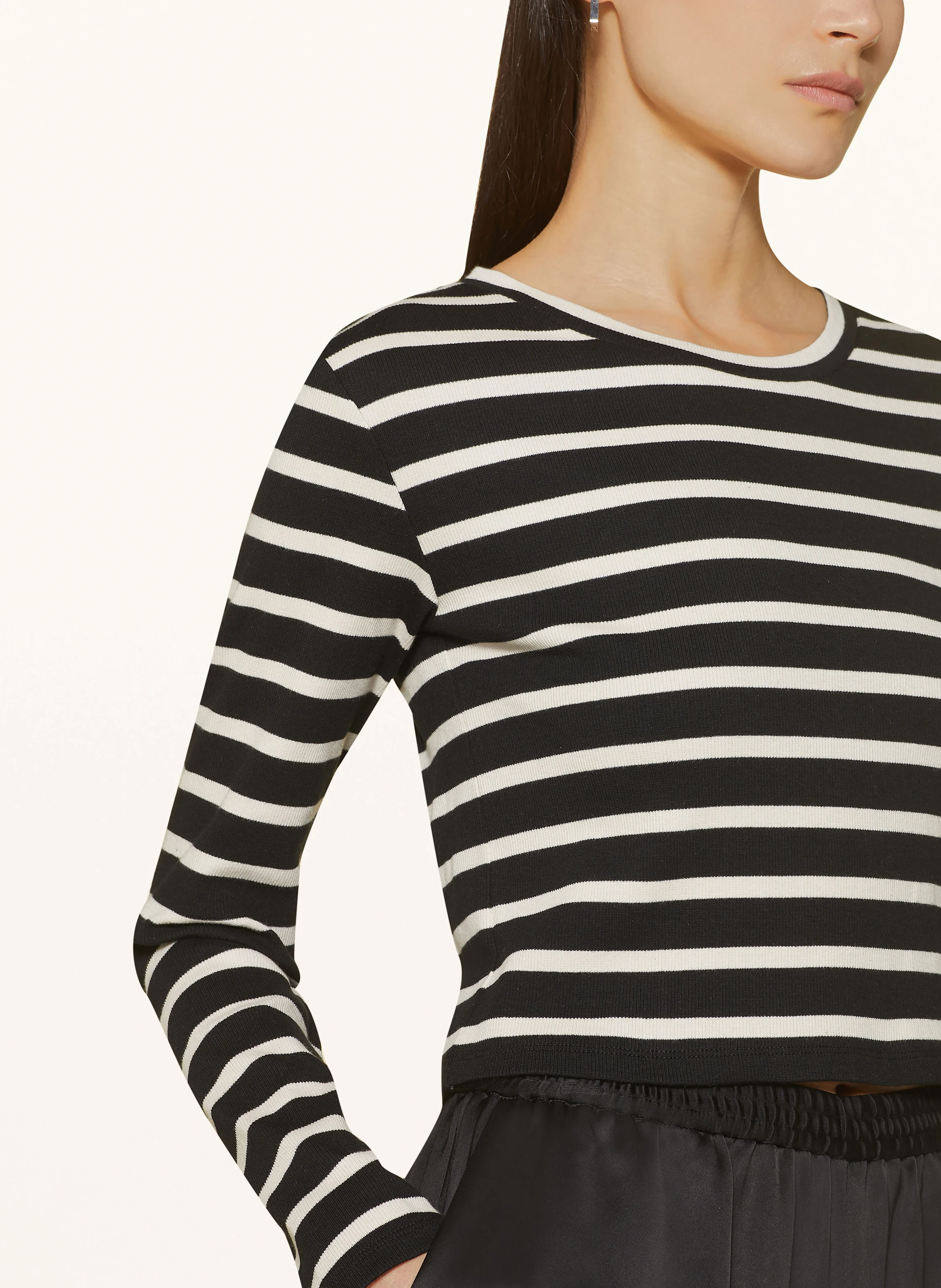 MRS & HUGS Cropped-Longsleeve