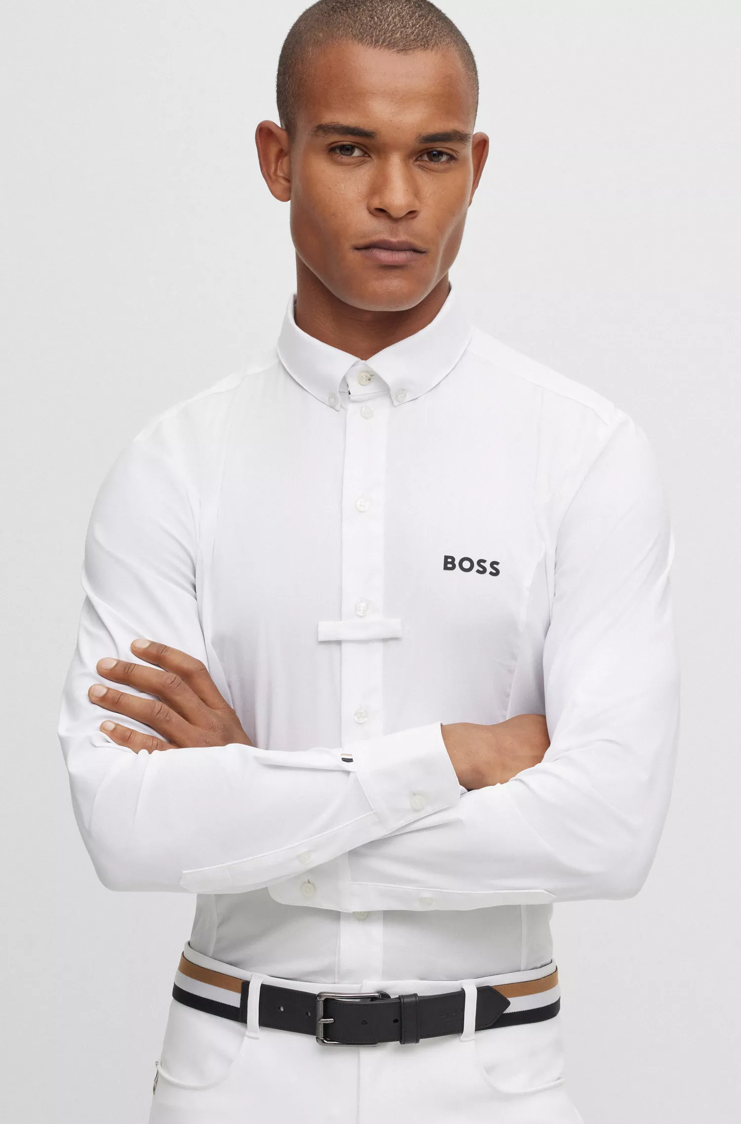Camisa de competição BOSS Black-Equestrian slim-fit em materiais mistos