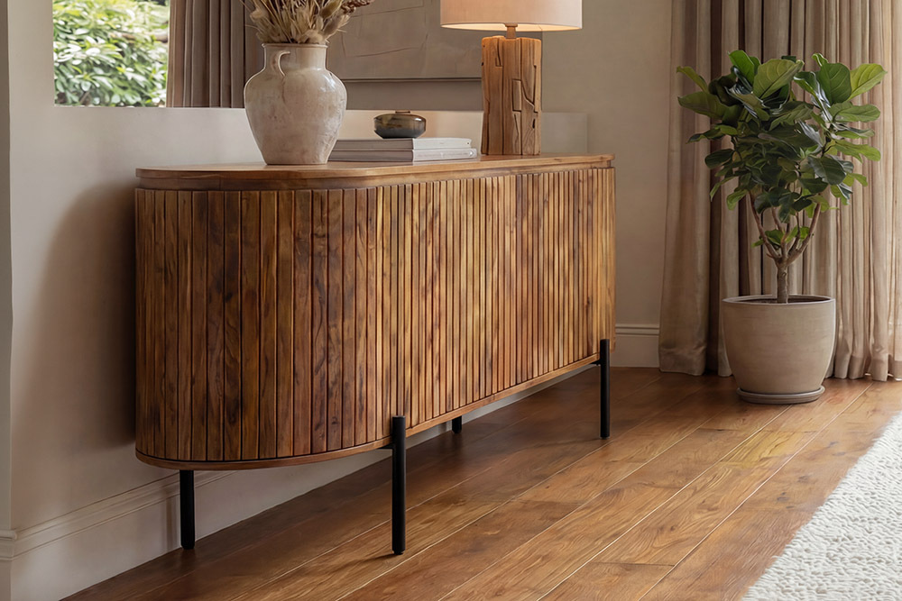 Massives Sideboard GATSBY 160cm natur Mangoholz schwarz Metall mit Lamellenfront