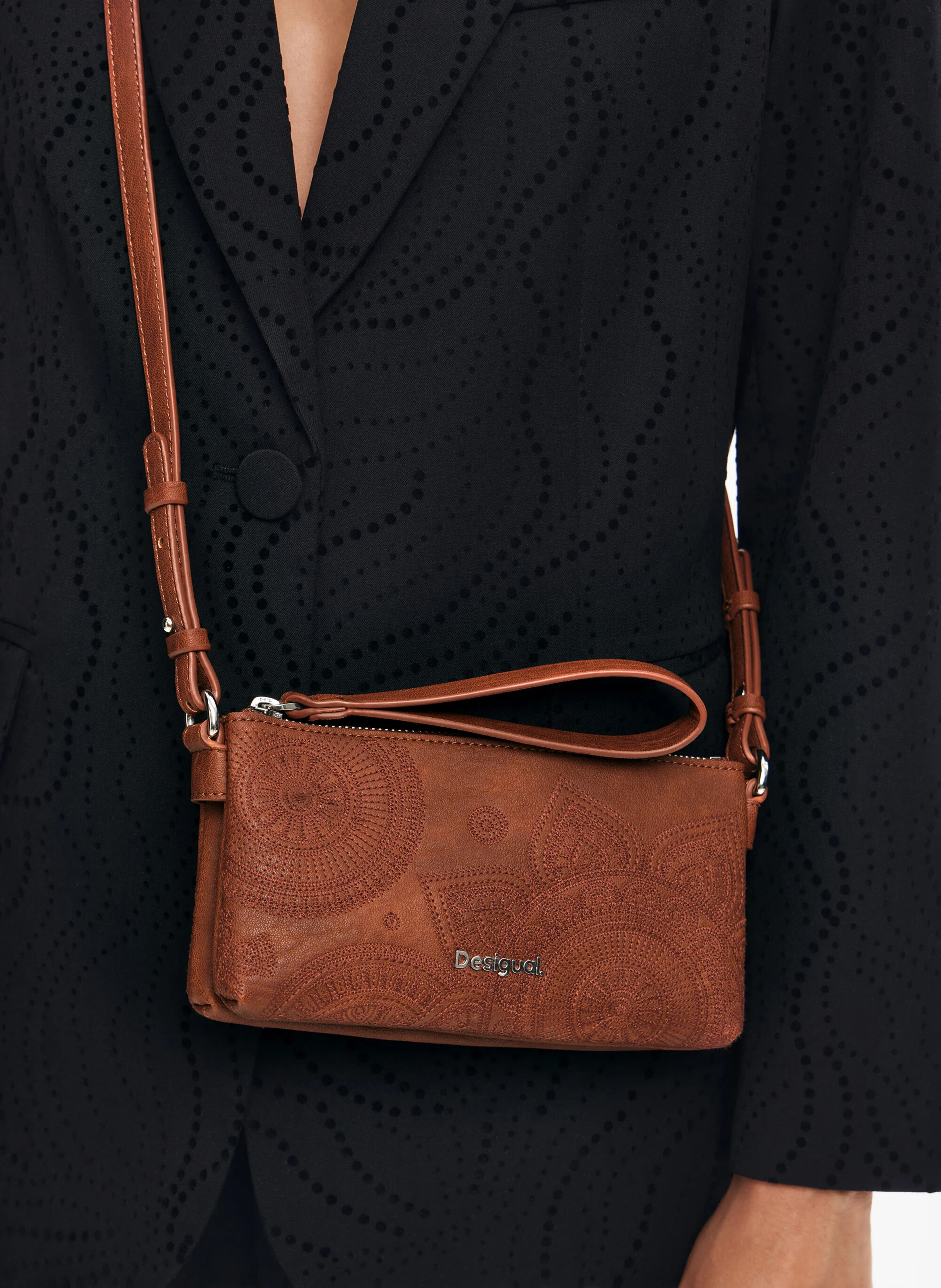 Sac bandoulière brodé effet cuir | Marron
