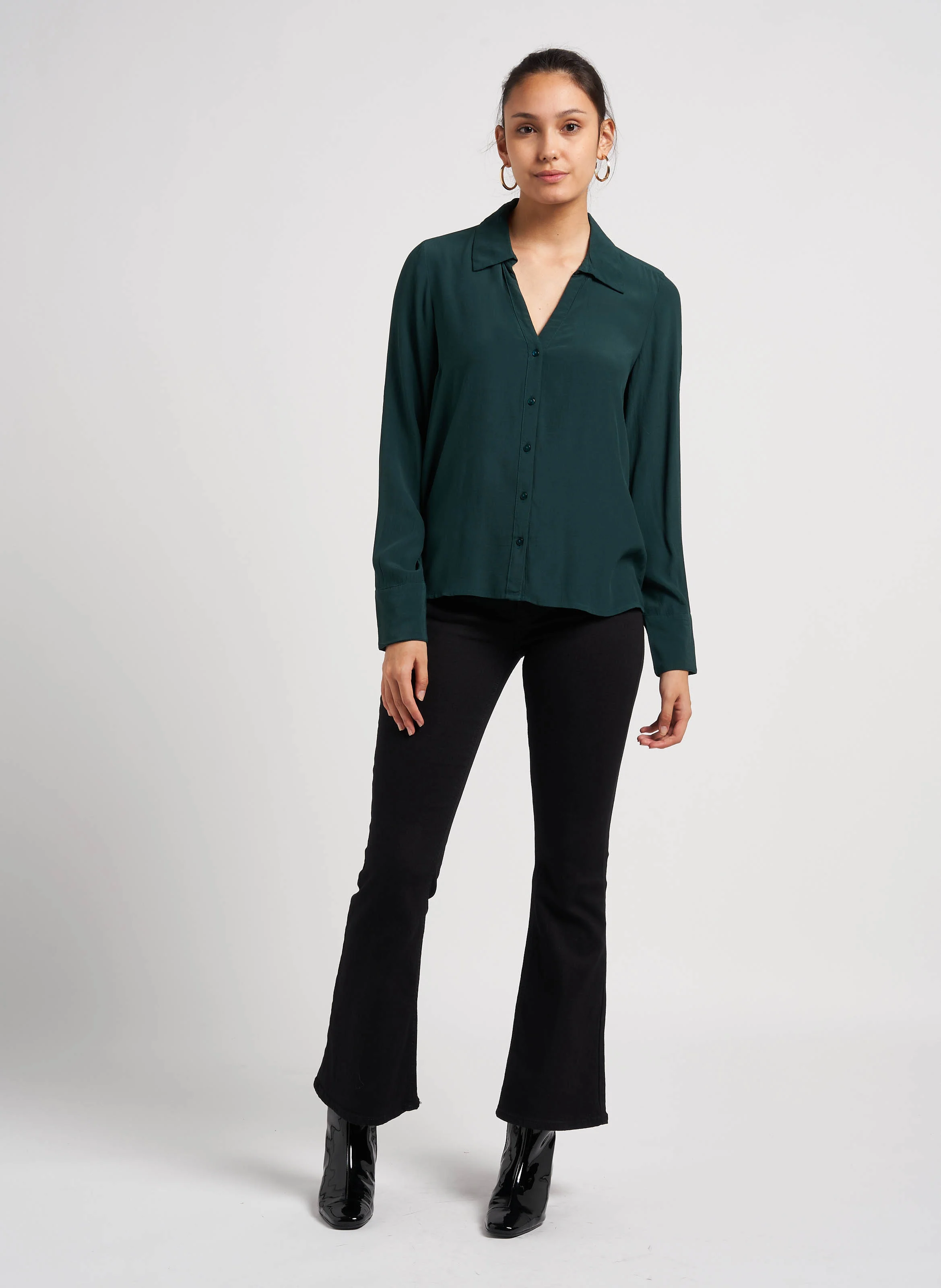 FINI - Chemise droite à encolure classique | Vert
