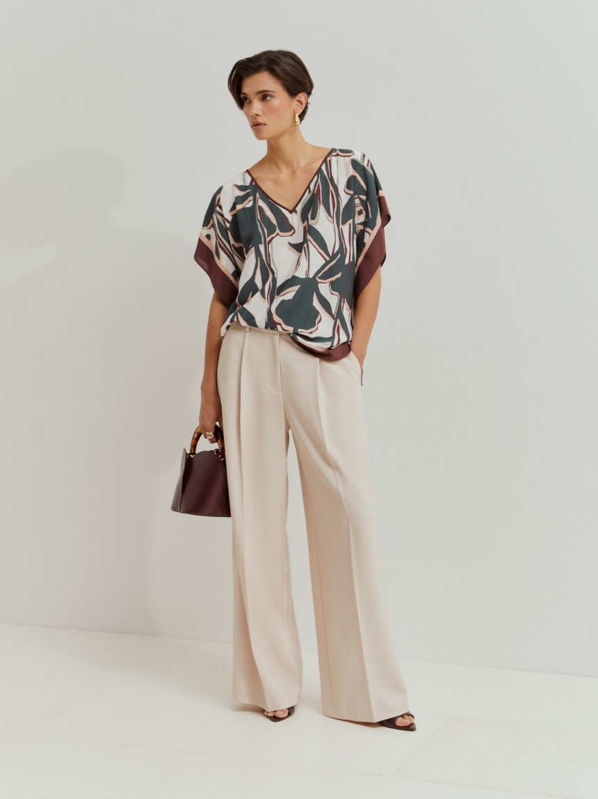 Blusa estampada decote em V