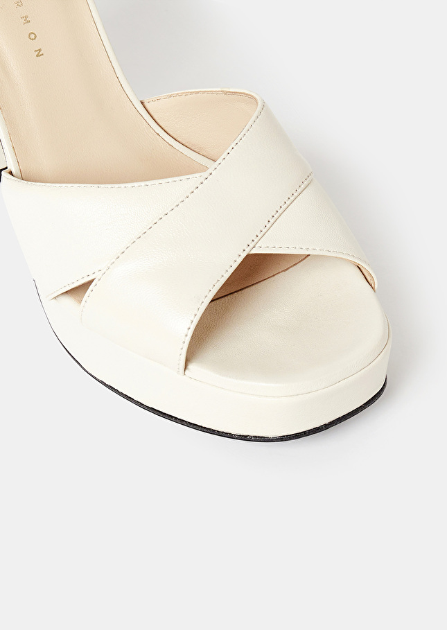 Sandales Kourtneyécrues en cuir