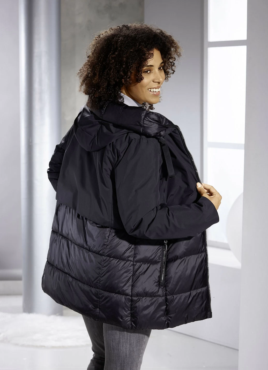 Funktionsjacke in angesagtem Materialmix