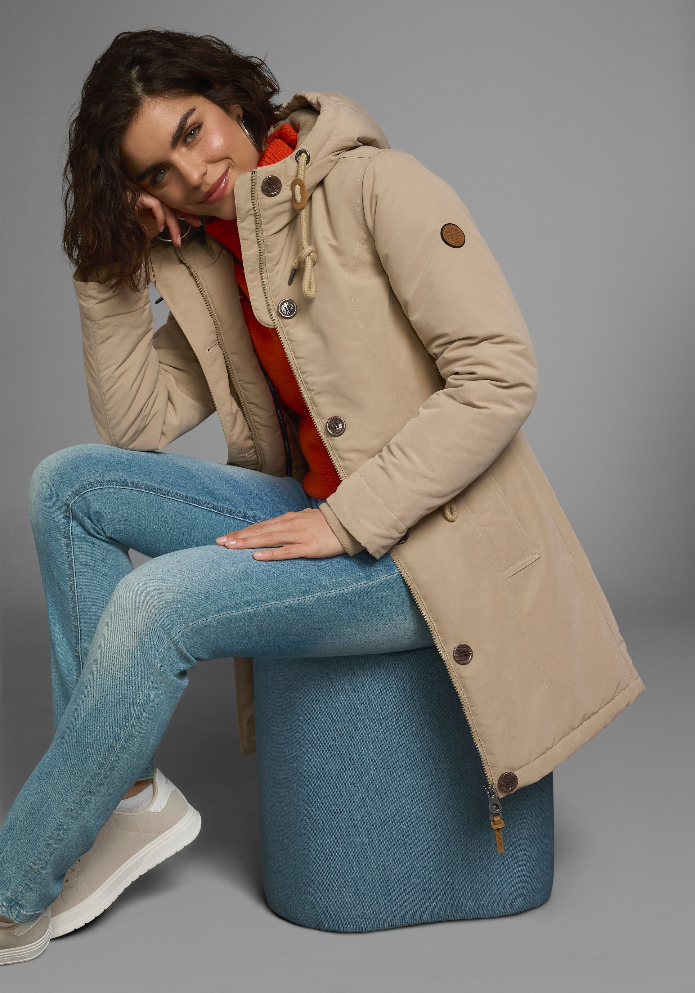 KangaROOS Winterjacke mit Kapuze für die kalte Jahreszeit,  aus leichtem Webstoff,  modisch