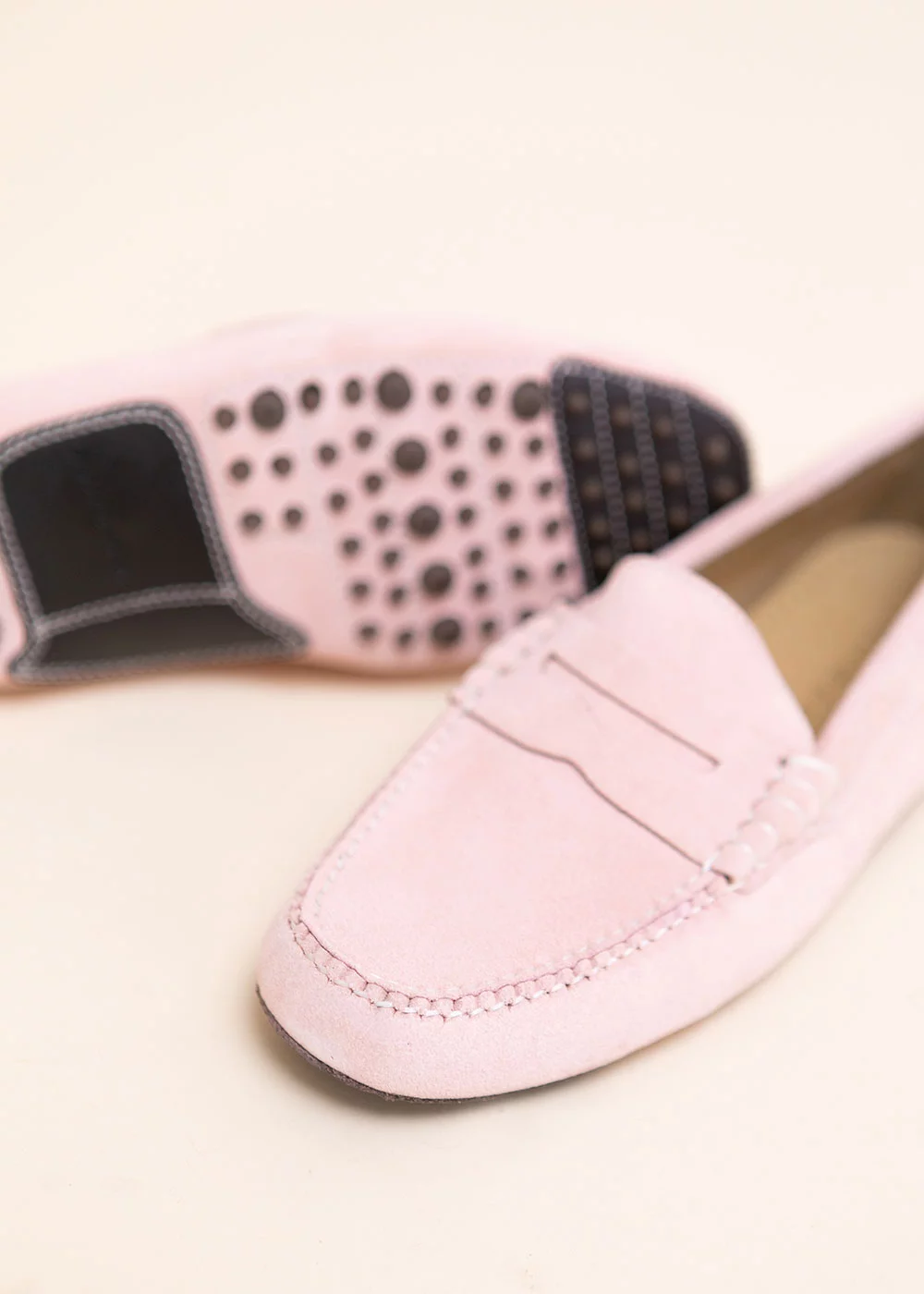 MOCASSIN BUCK DRIVER VELOURS POUDRE