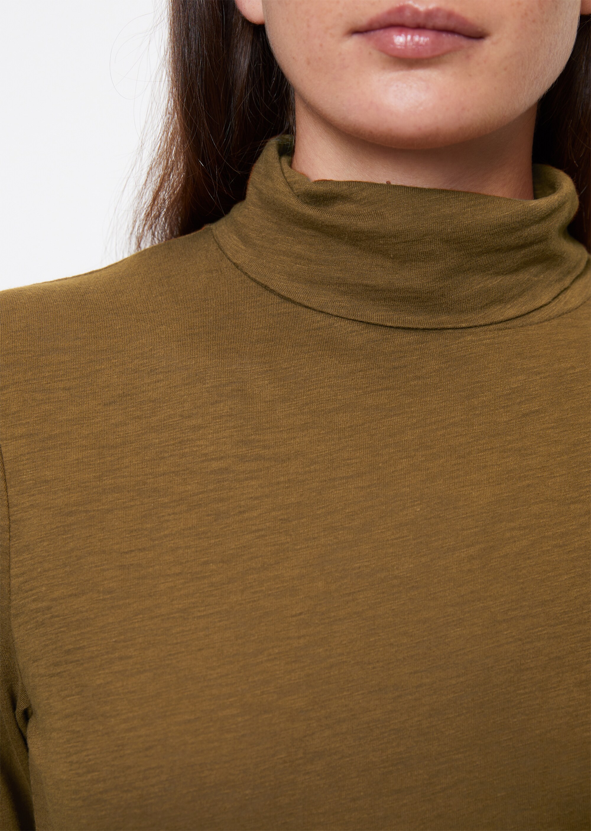 DfC Rollkragen-Longsleeve shaped aus Organic Cotton