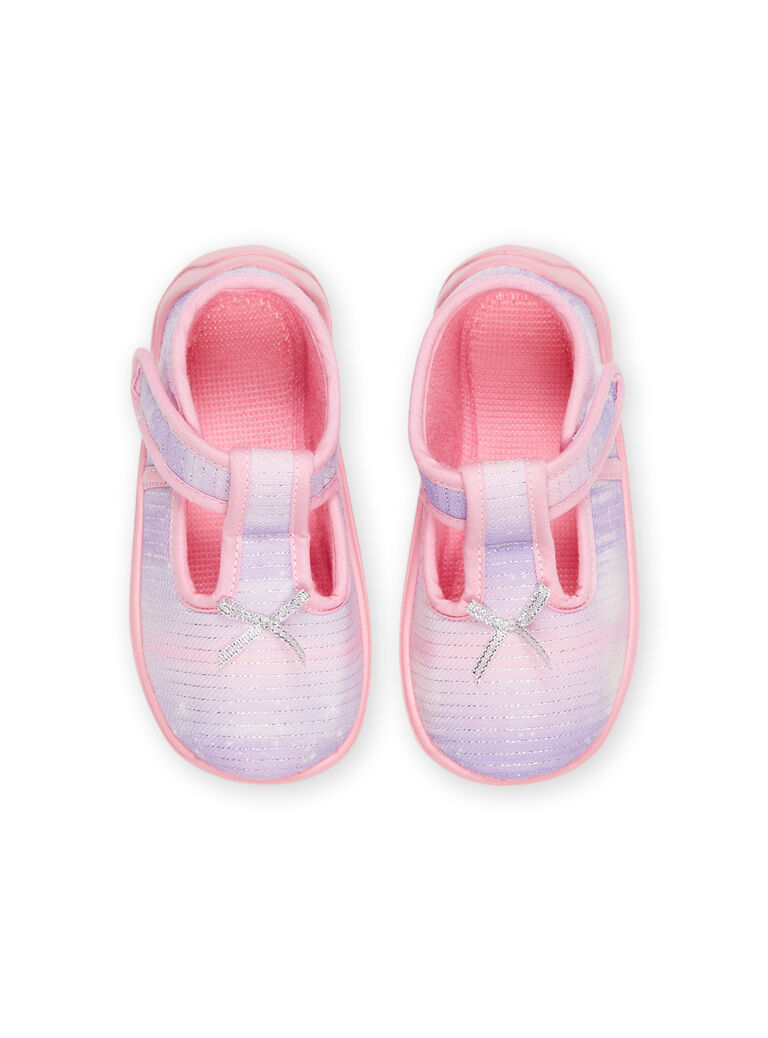 Chaussons roses et violets forme salomé
