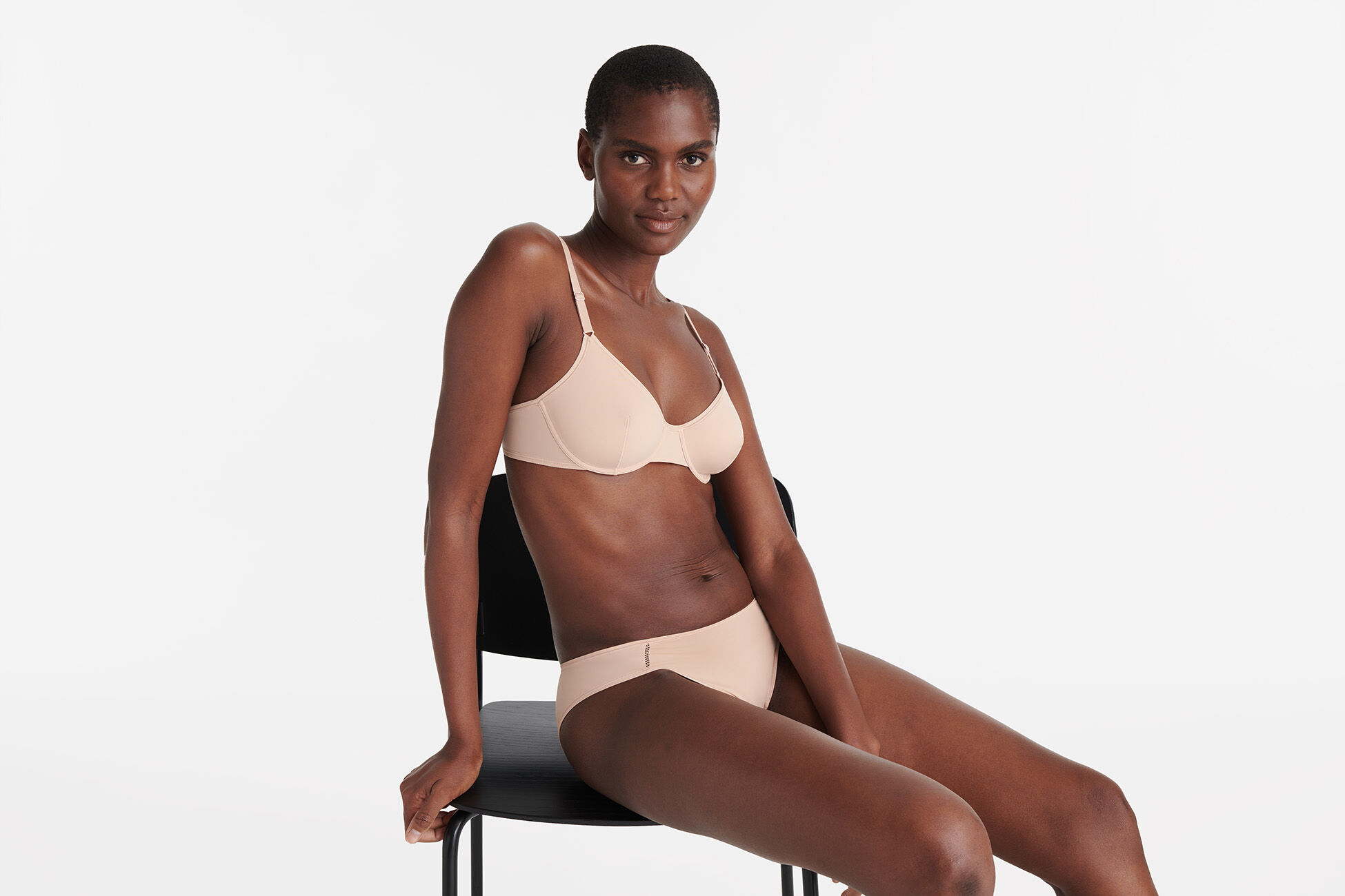 Ilona soyeuse Emboîtant MAKE UP
