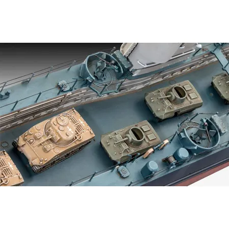 Revell US Navy Landing Ship Medium (Bofors 40 mm gun)