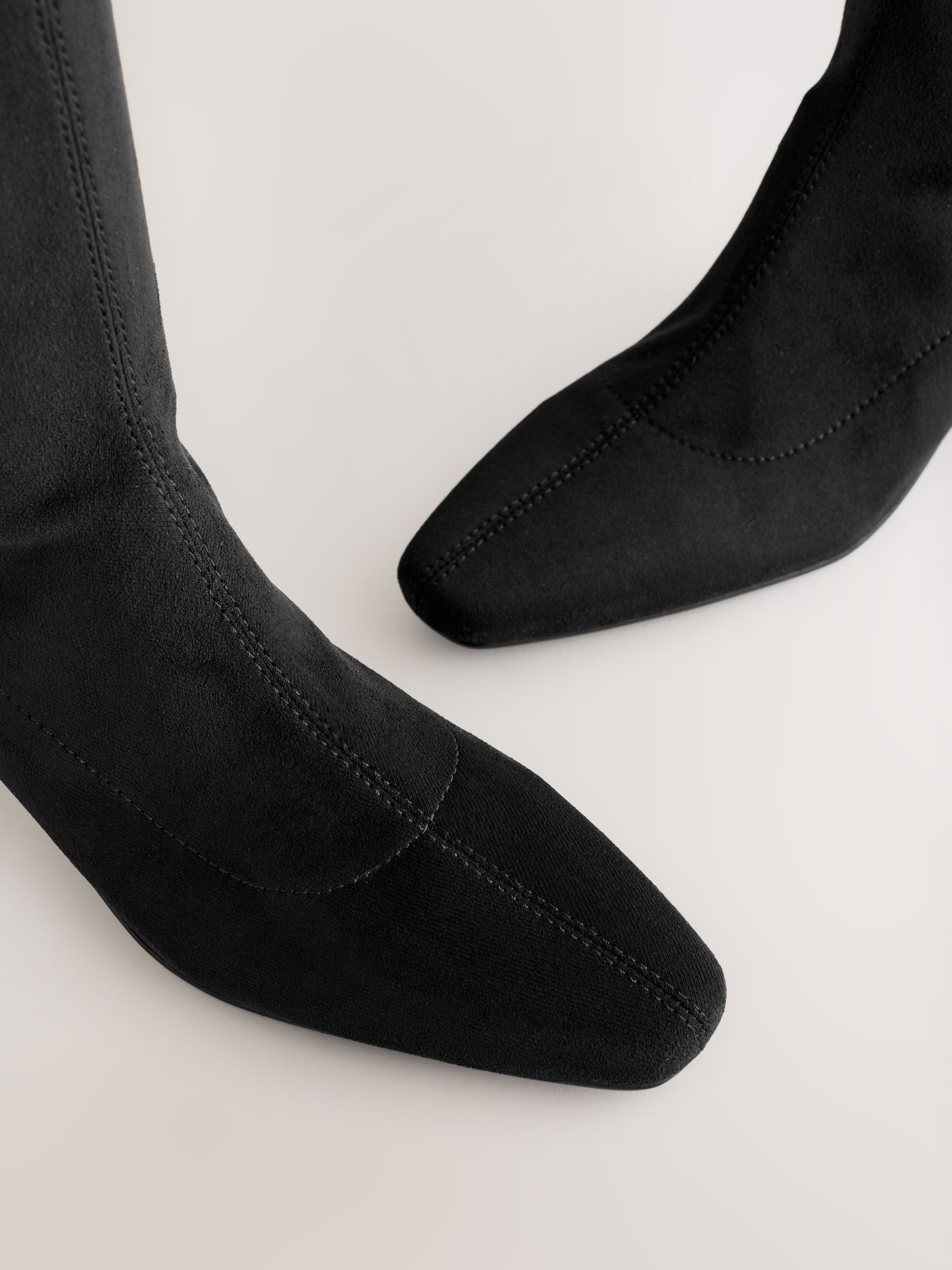 Zwart - Forever Comfort® kniehoge soklaarzen met afgeronde spitse neus
