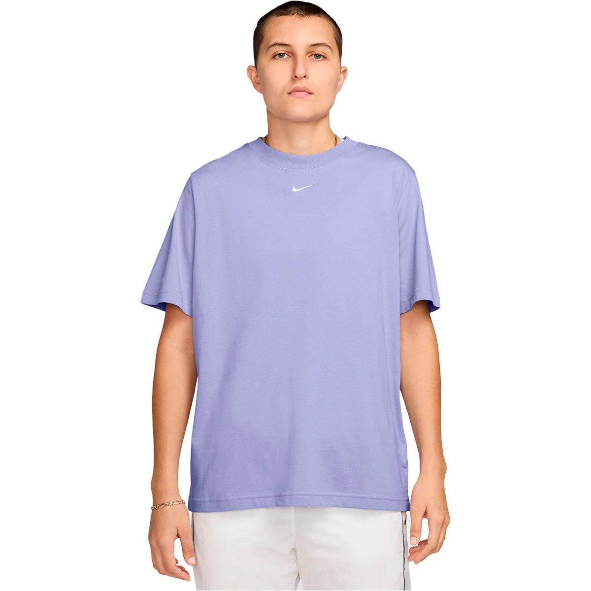 T-Shirt Nike Sportswear Essentials LBR Mulher