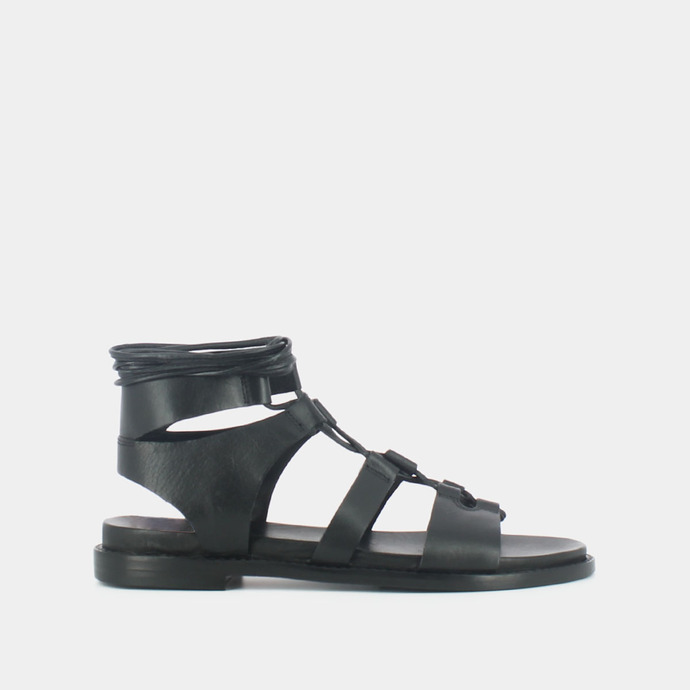 Sandales à empiècements et lacets  en cuir noir