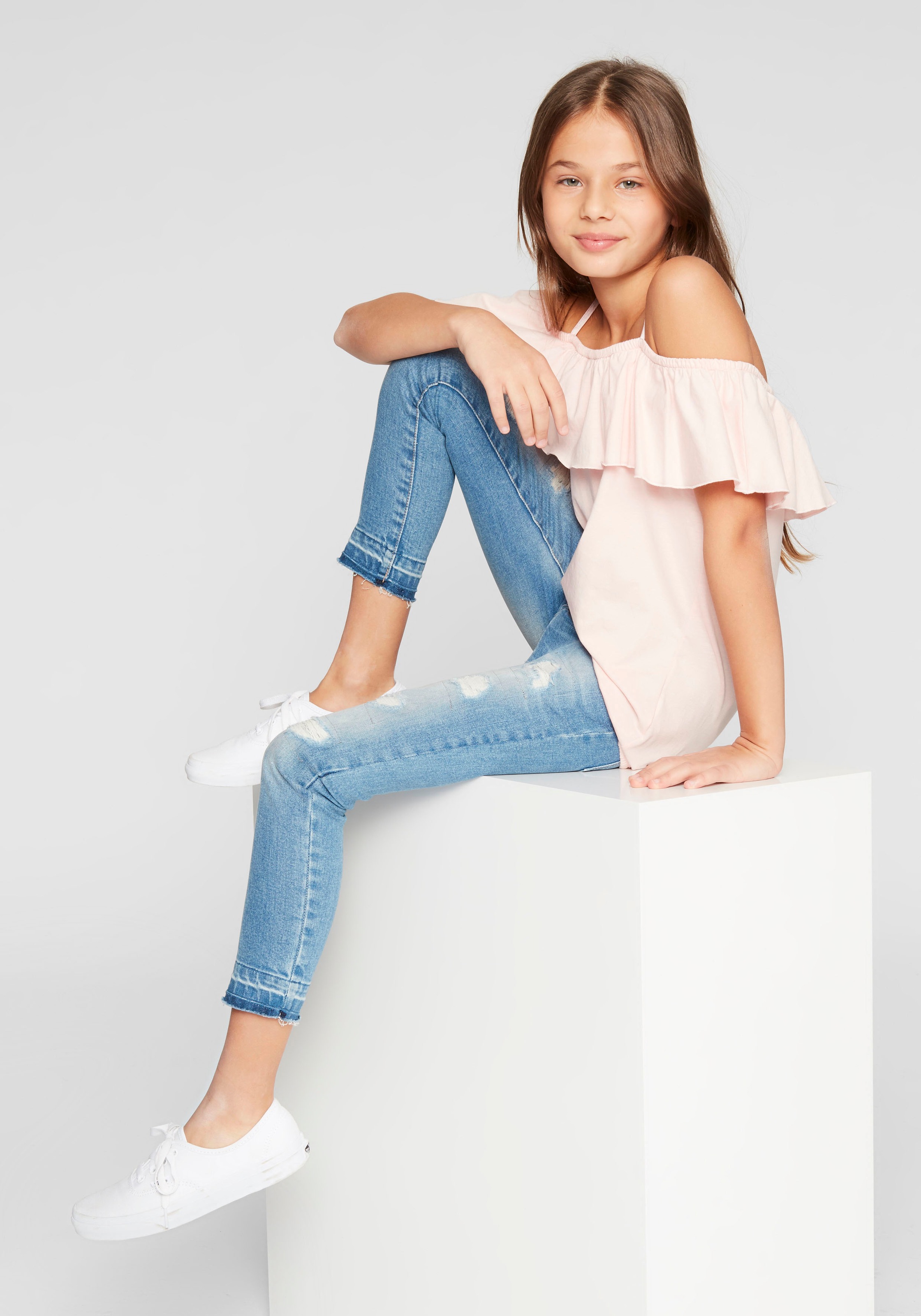 KIDSWORLD T-Shirt »Volant-Shirt«, Kurzarm,  weite Passform,  Carmenausschnitt,  aus Jerseystoff