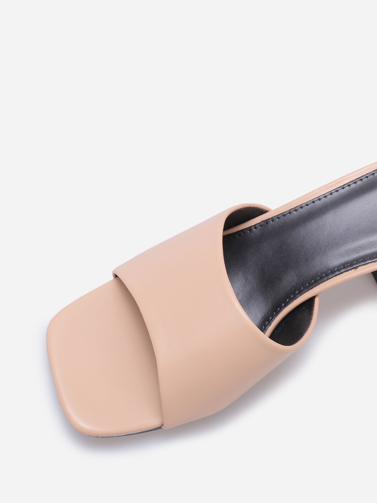 Mules à talon carré- Beige