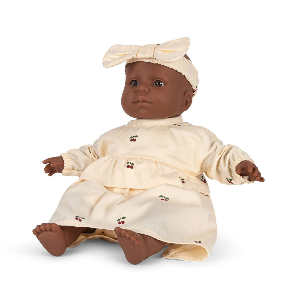 Dukketøjssæt Cherry - Konges Sløjd → Luksusbaby.dk
