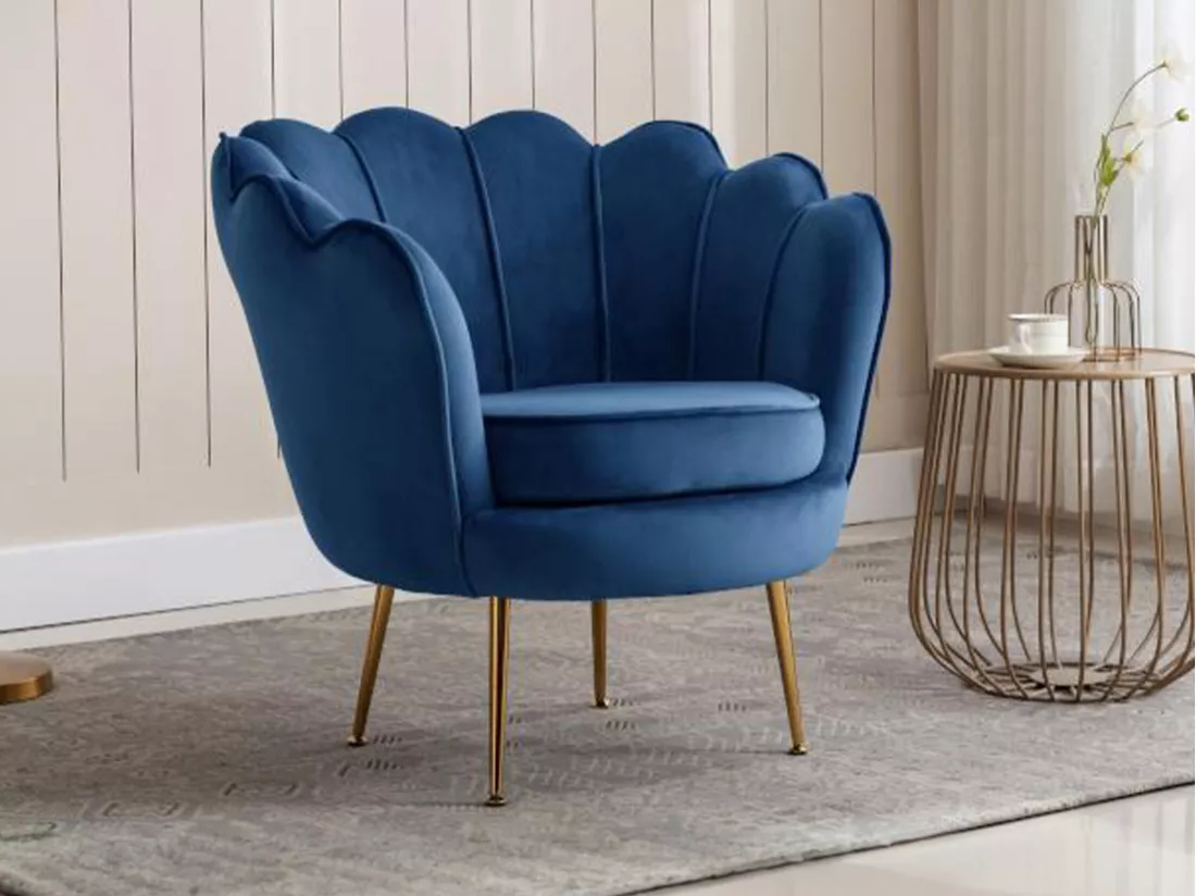 Fauteuil coquillage en velours bleu nuit DANDELION de Pascal Morabito