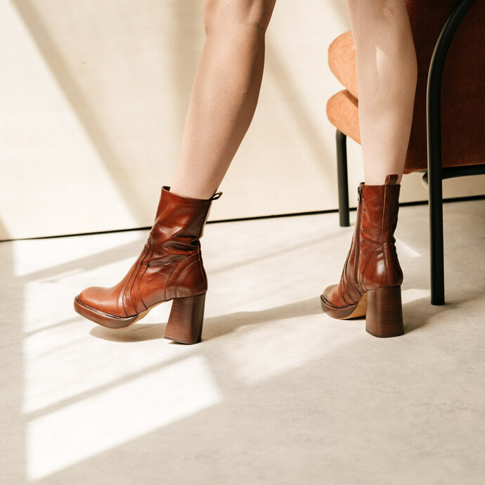 Bottines à talons  en cuir vieilli marron