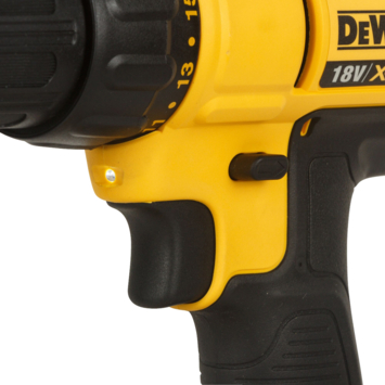 DeWalt 18V XR accuboormachine DCD771S2-QW incl. 2 accu's 1.5Ah + lader