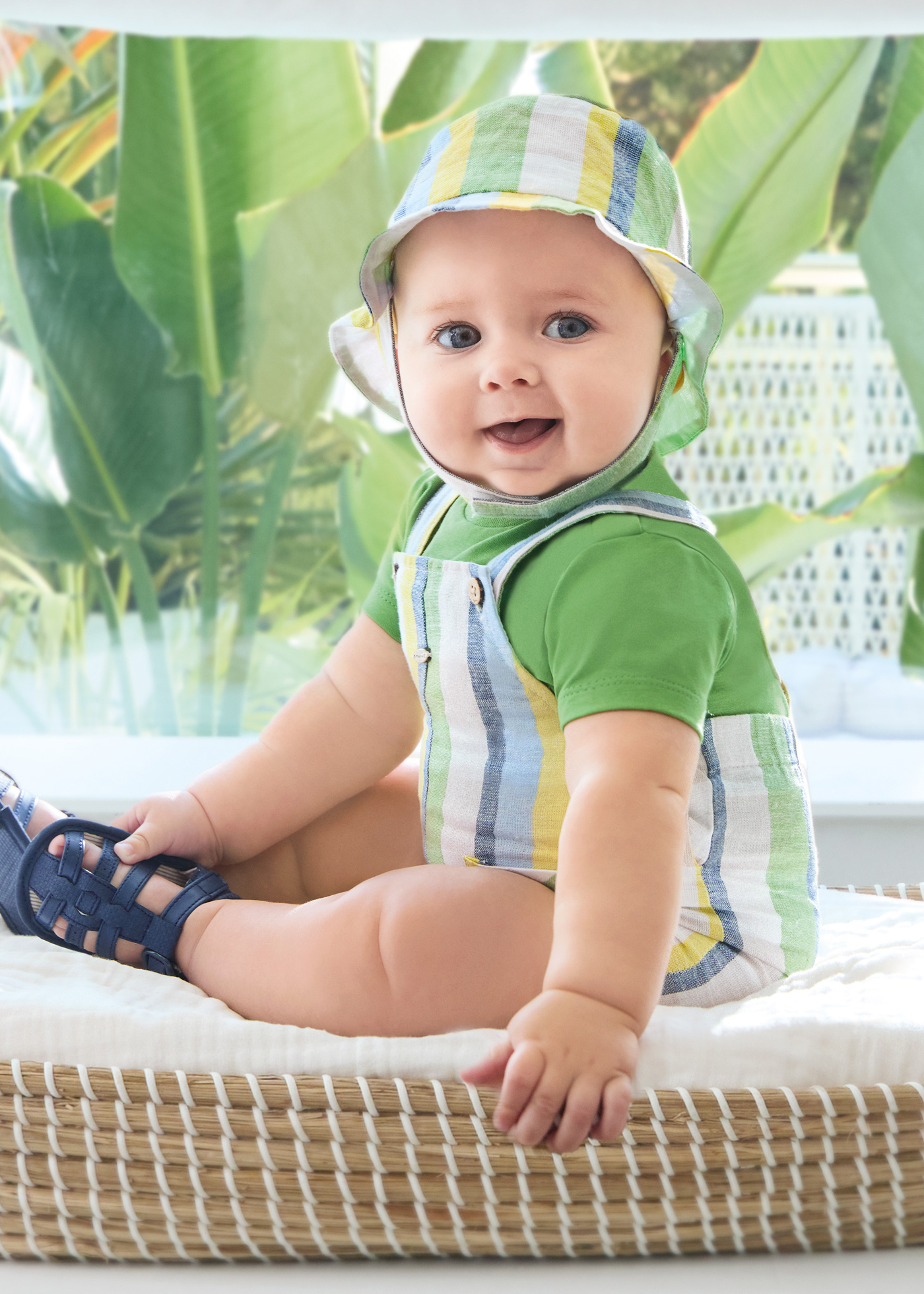 Jardineira infantil Kale com chapéu de pescador