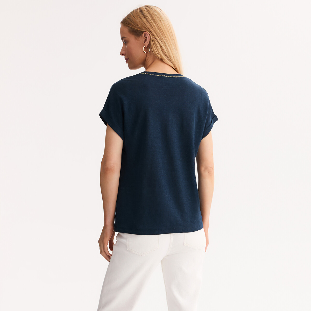 ANNE WEYBURN<br>Camiseta de linho com decote em V e mangas curtas