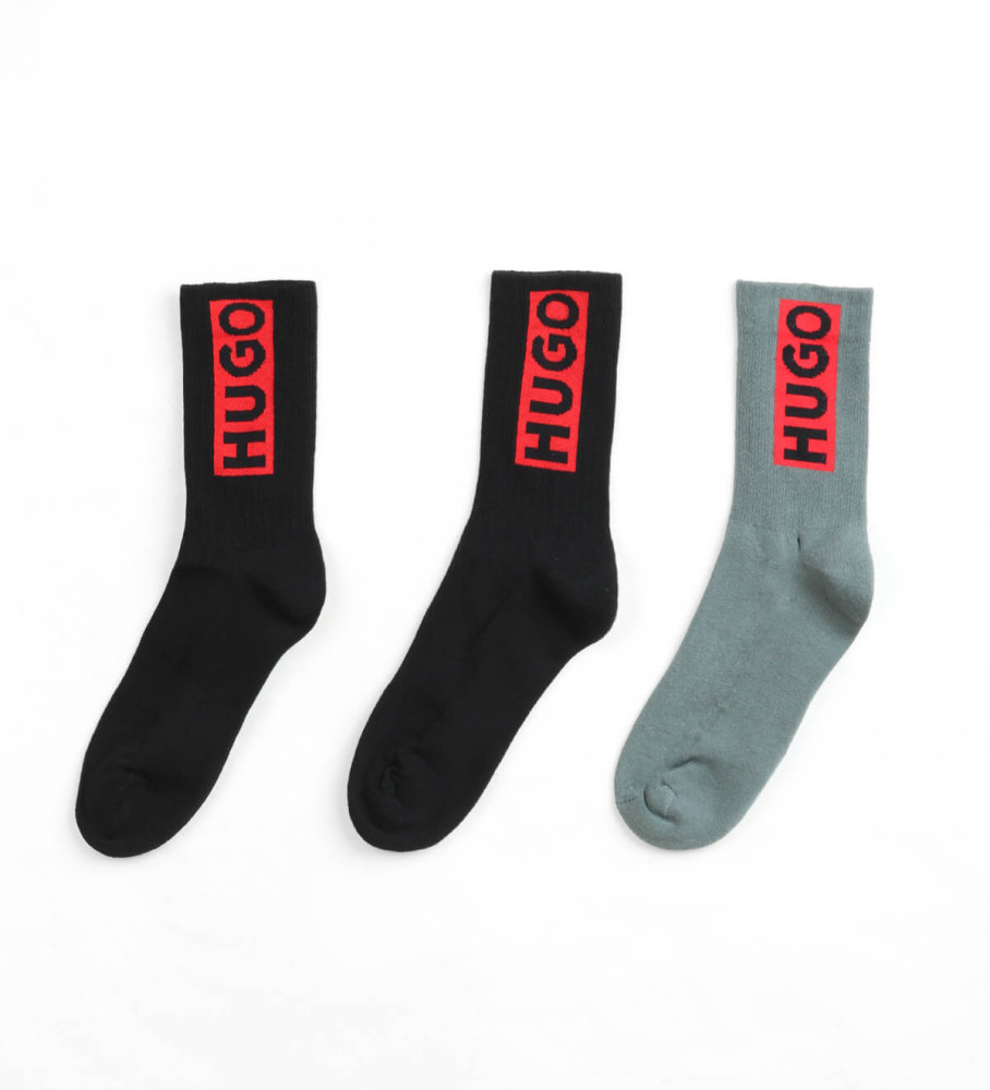 Pacote com 3 pares de meias com logo da HUGO, nas cores preta e cinza.