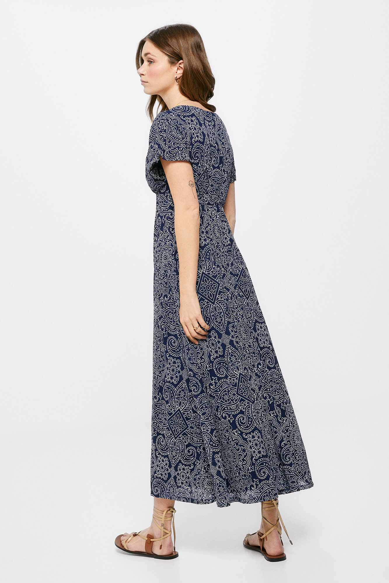 Vestido midi com decote em V - Estampa azul