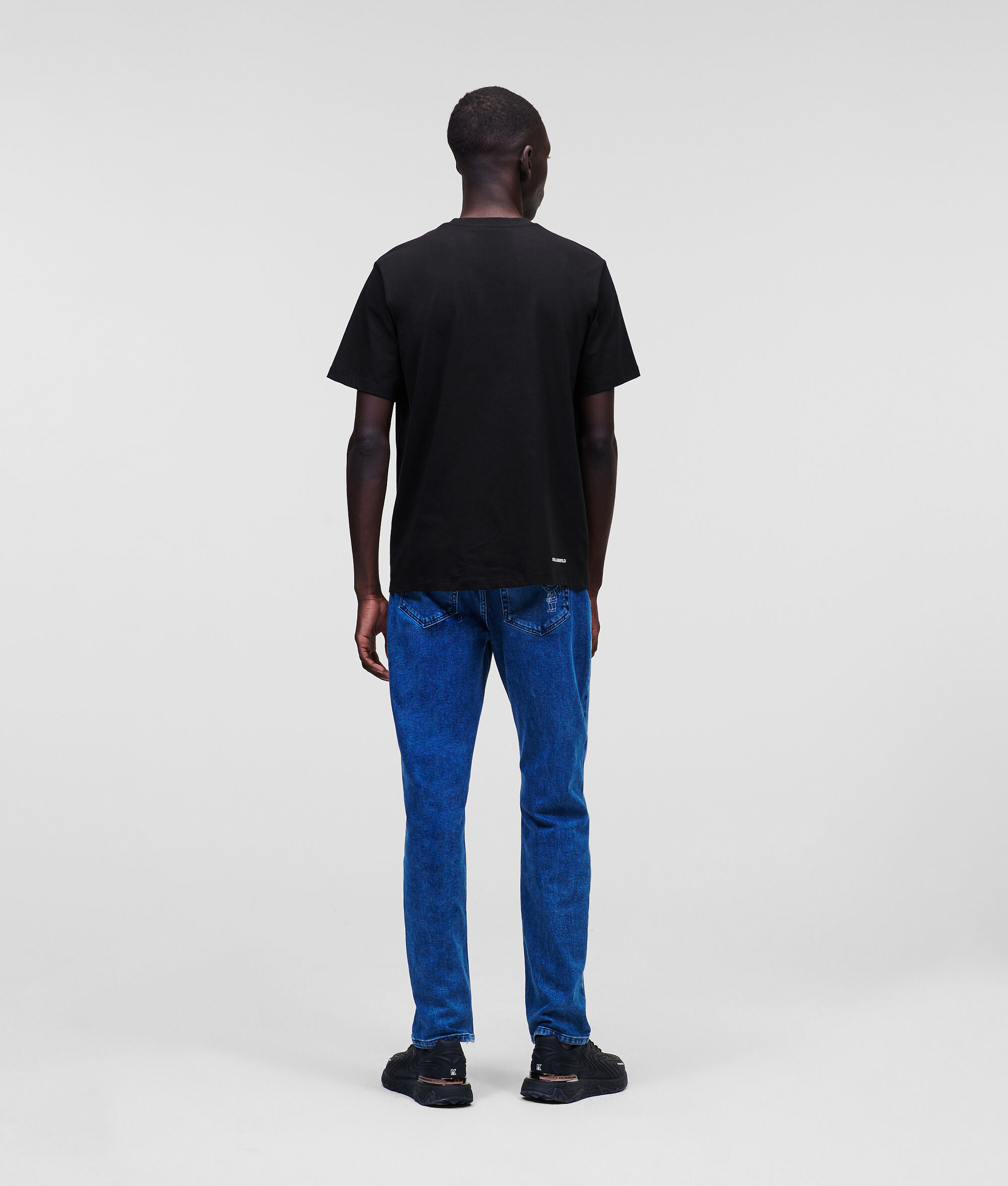 T-SHIRT À POCHES CONTRASTANTES