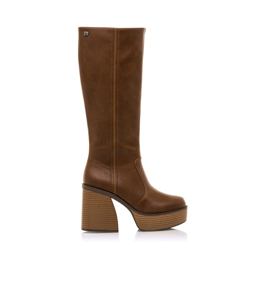Botas Mustang de couro marrom dos anos setenta