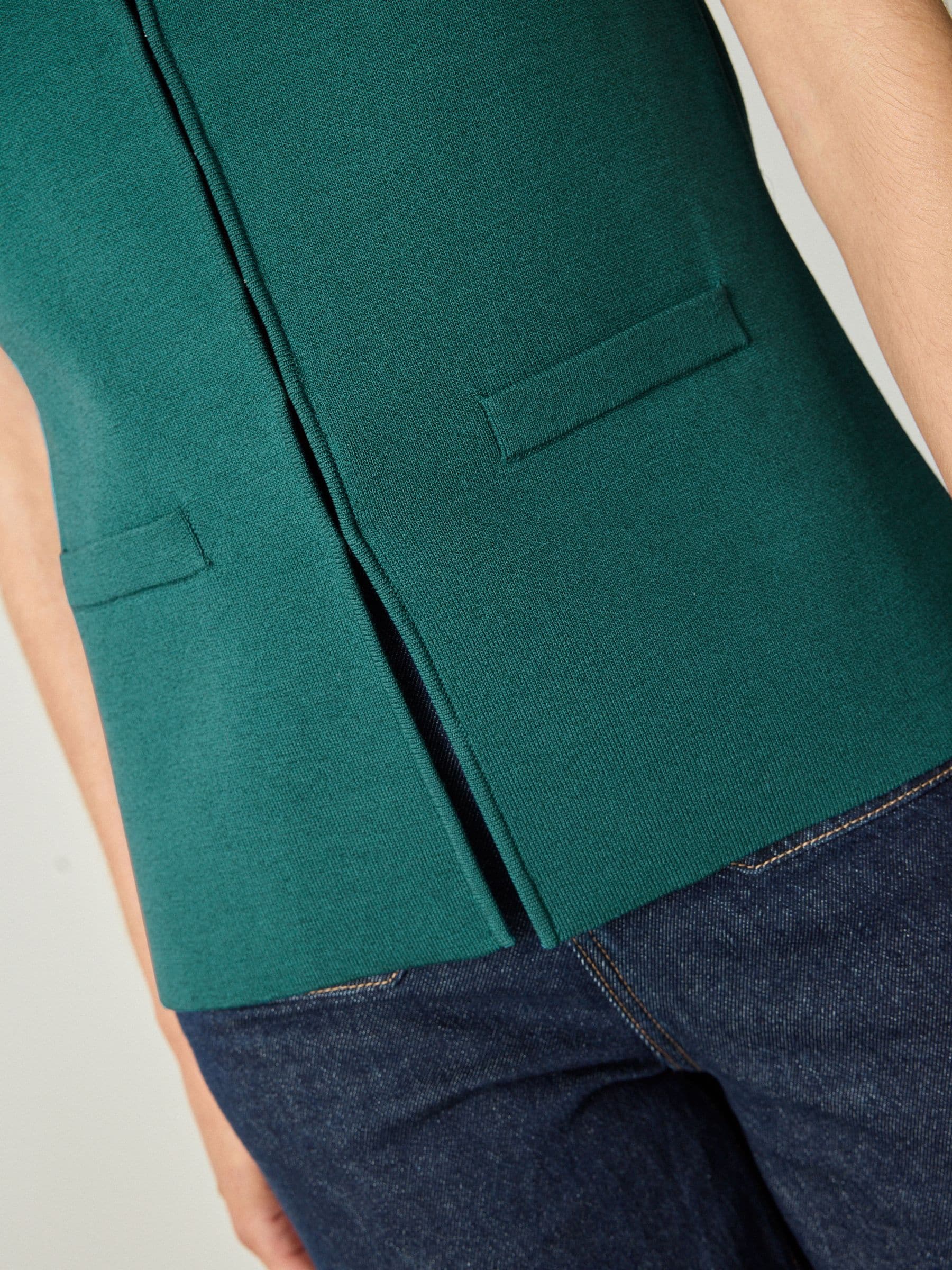 Blauwgroen - Nette gebreide gilet met V-hals