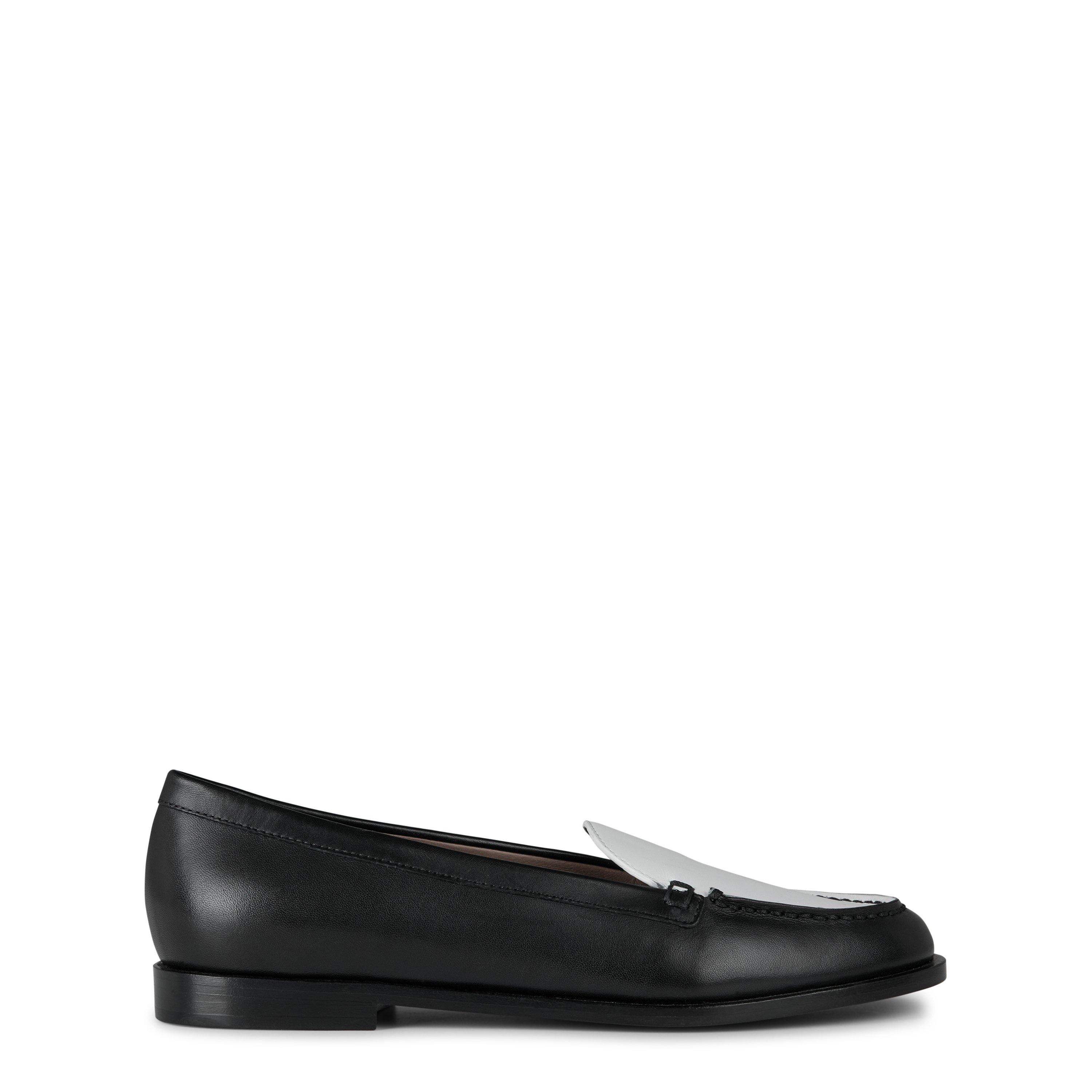 Emporio Armani # Emporio Mocas Ld99
