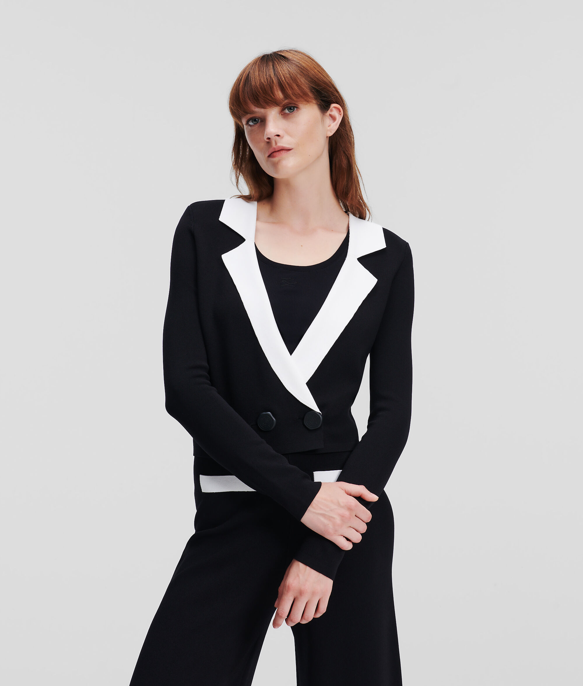 CARDIGAN CROPPED AJUSTÉ