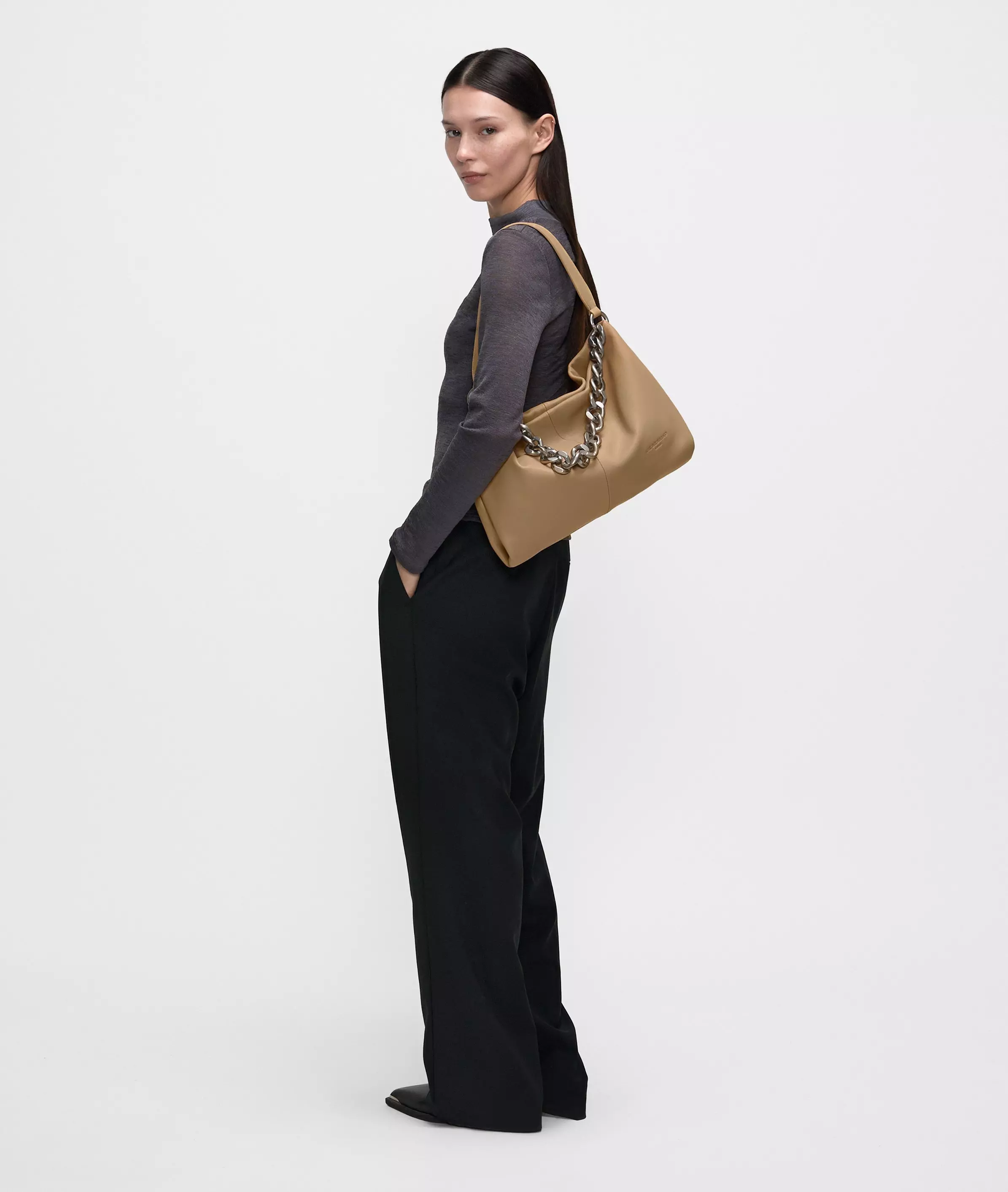 Mira Hobo M Spacious leather hobo bag