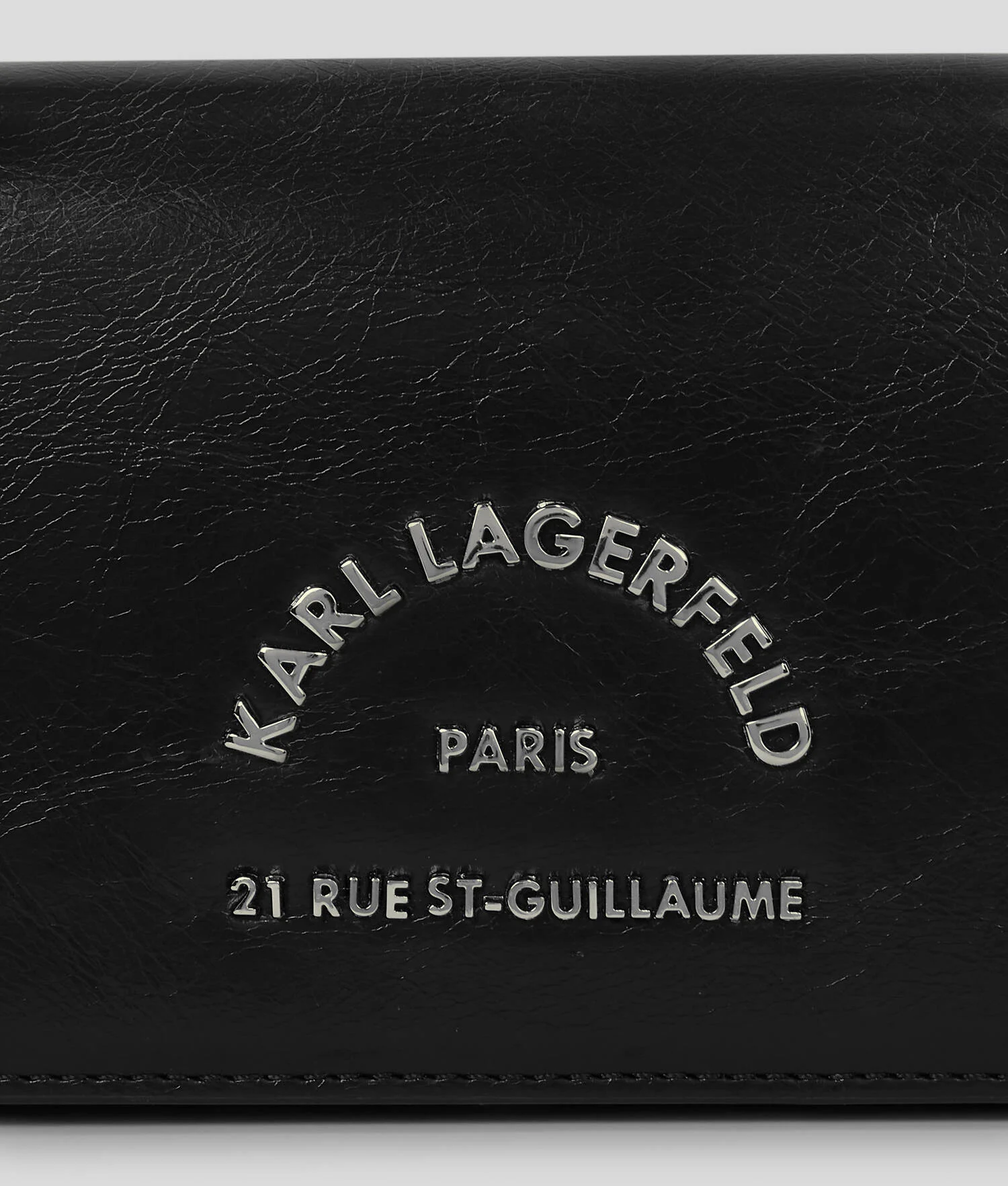 POCHETTE AVEC DÉTAIL EN MÉTAL RUE ST-GUILLAUME