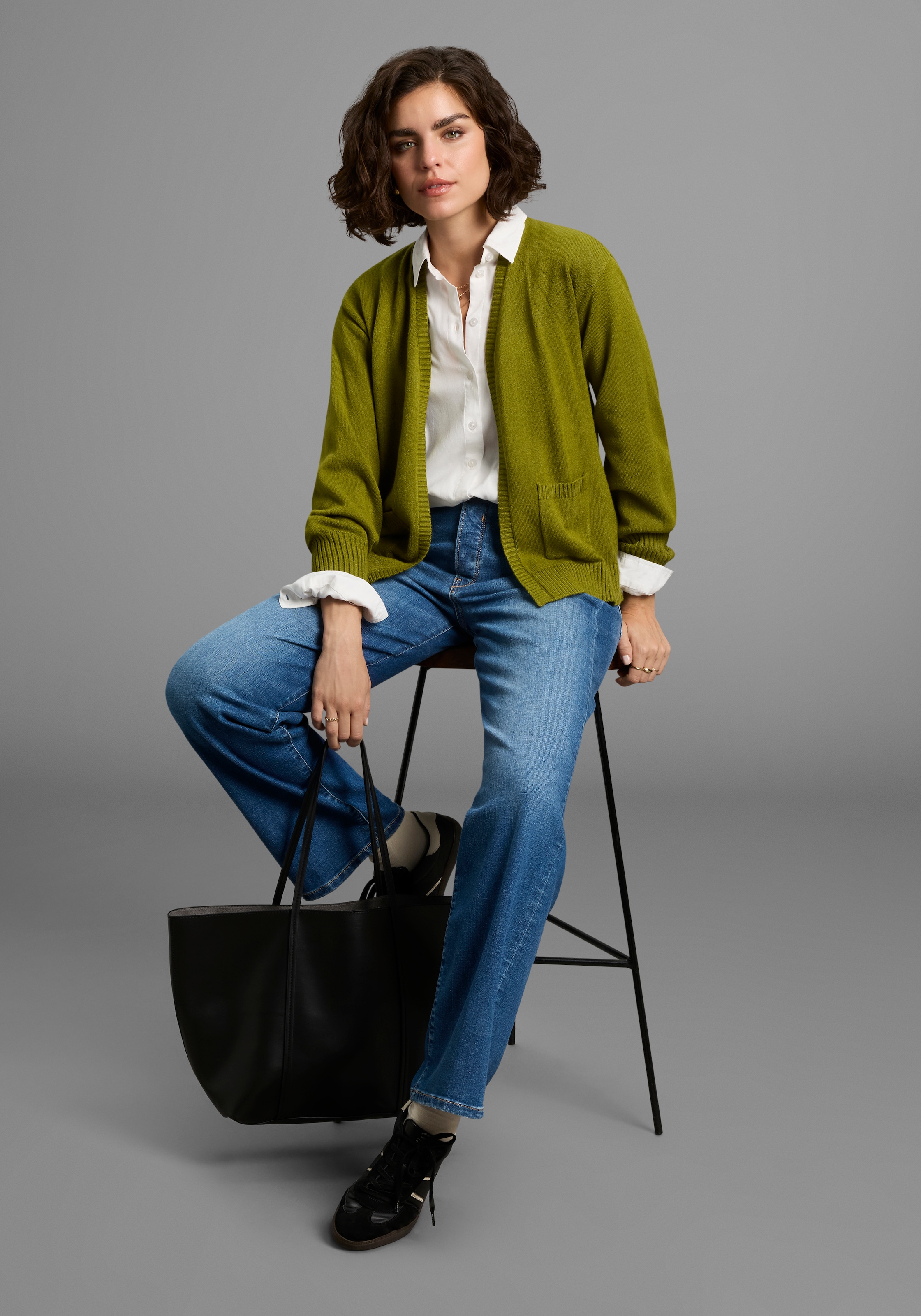 Laura Scott Strickjacke , softer Übergangsstrick in lässiger, offener Form