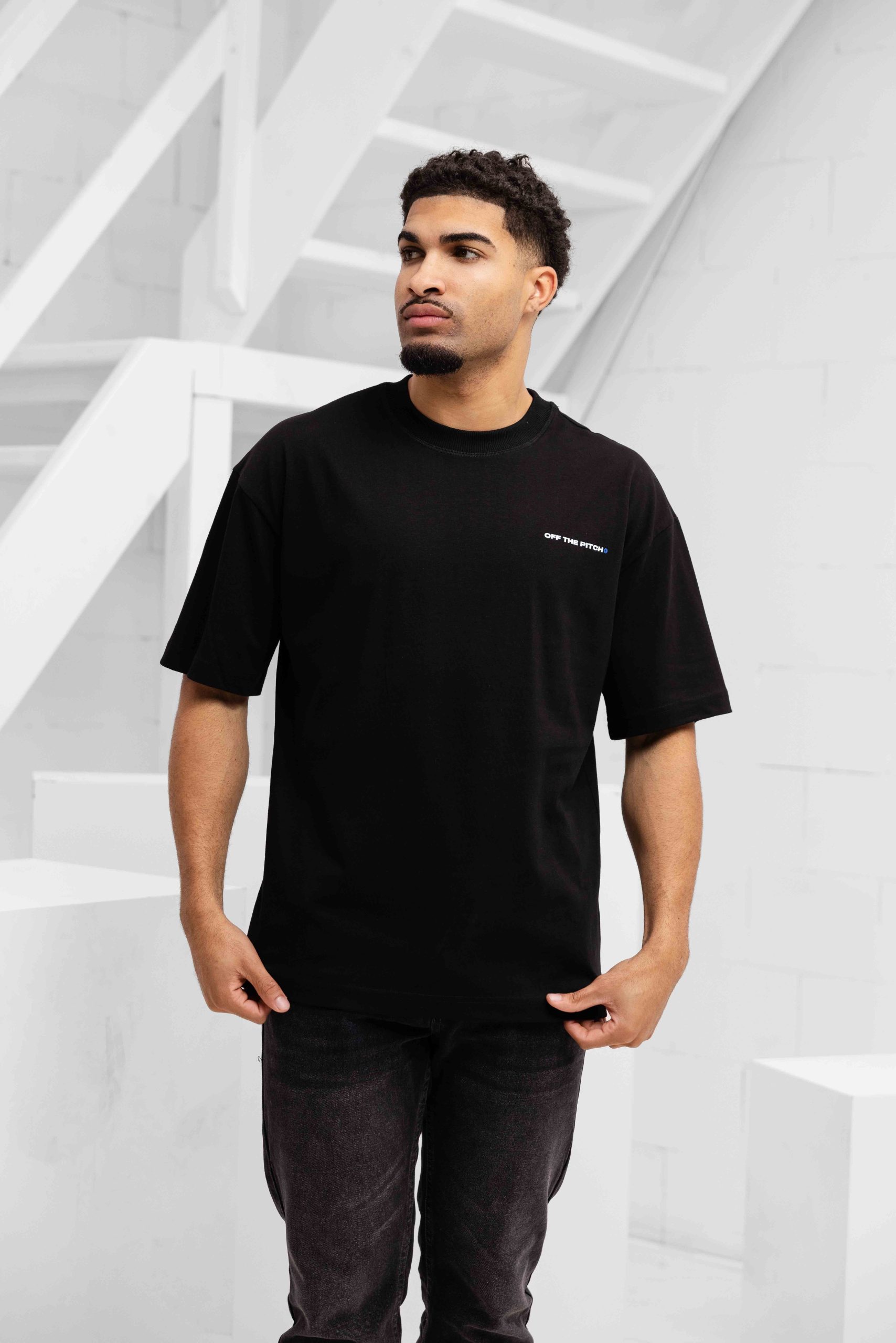 Off The Pitch World Loose Fit T-Shirt Heren Zwart
