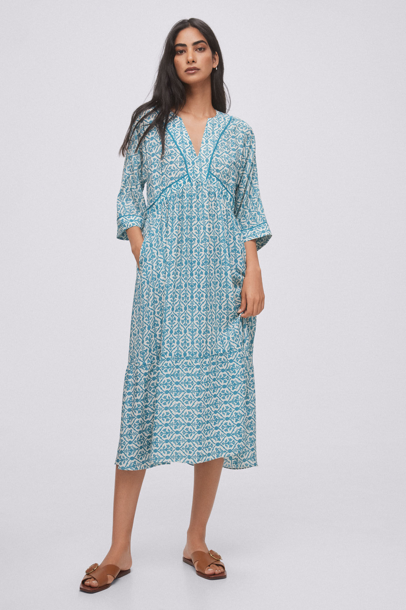 Vestido túnica com estampa geométrica. - Turquesa