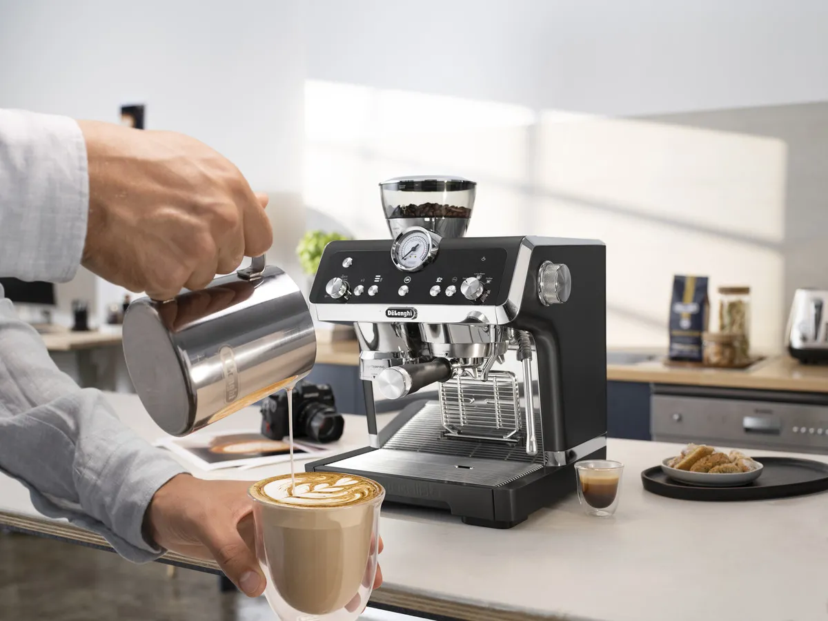 DeLonghi La Specialista Espressomaskine EC9355.BM