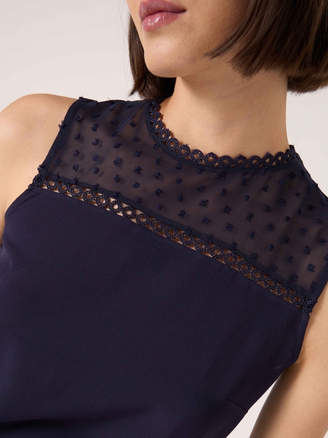 Top col montant dentelle