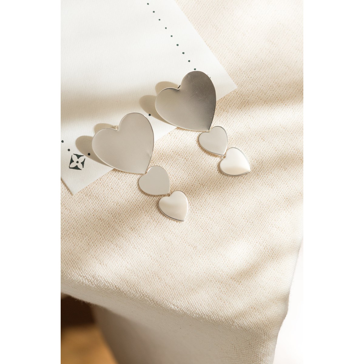 boucles d'oreilles puces pendantes coeurs plaqué argent - APHRODITE