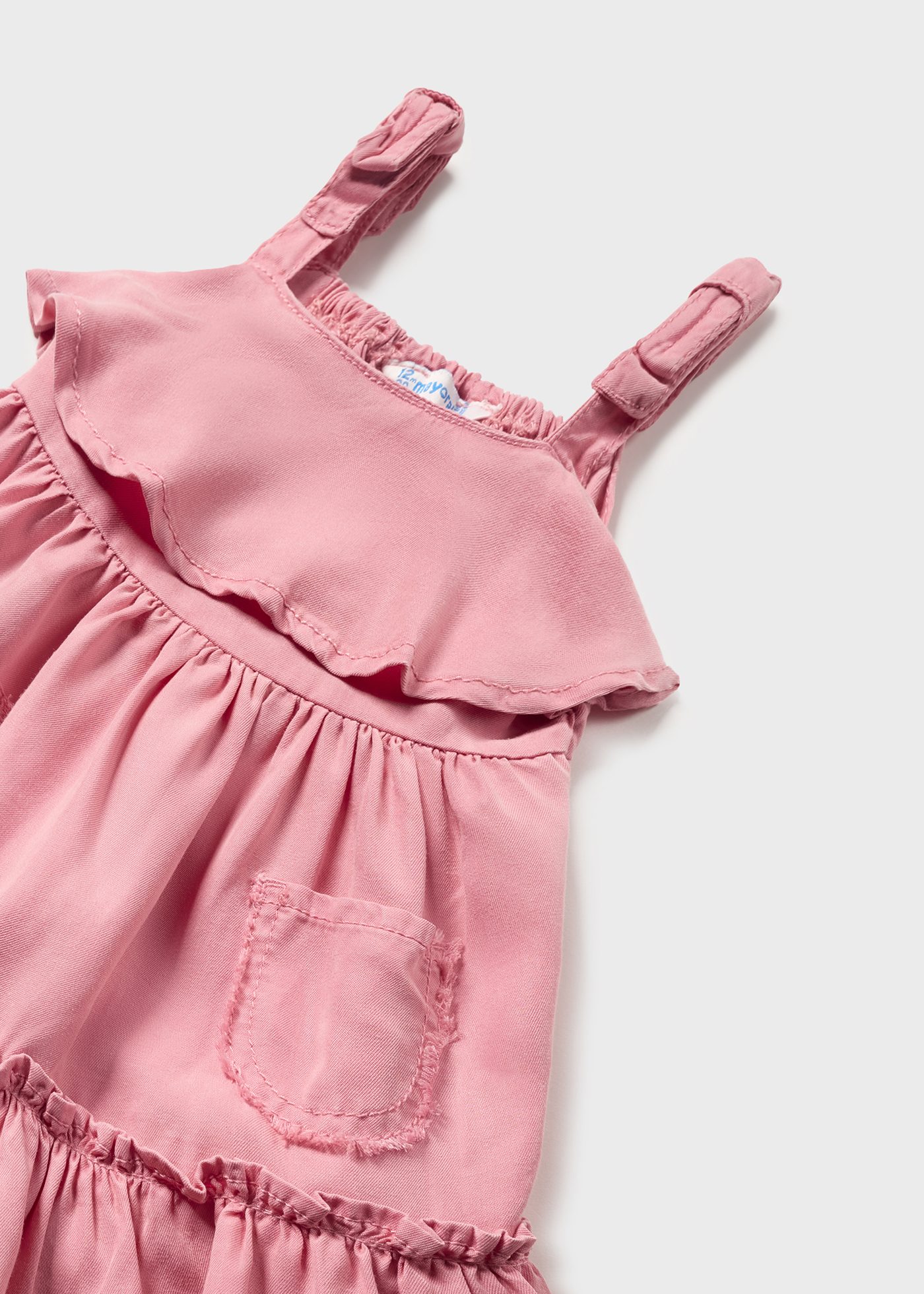 Vestido jeans fluido para bebê, confeccionado em TENCEL™ Lyocell.